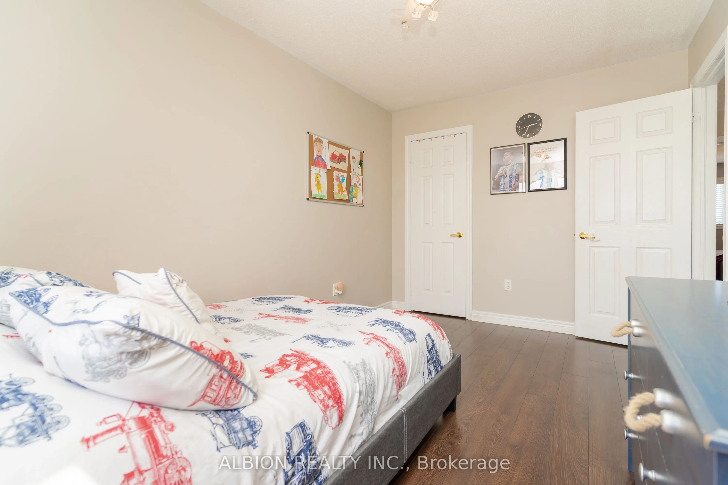 40 Emily Carr Crescent