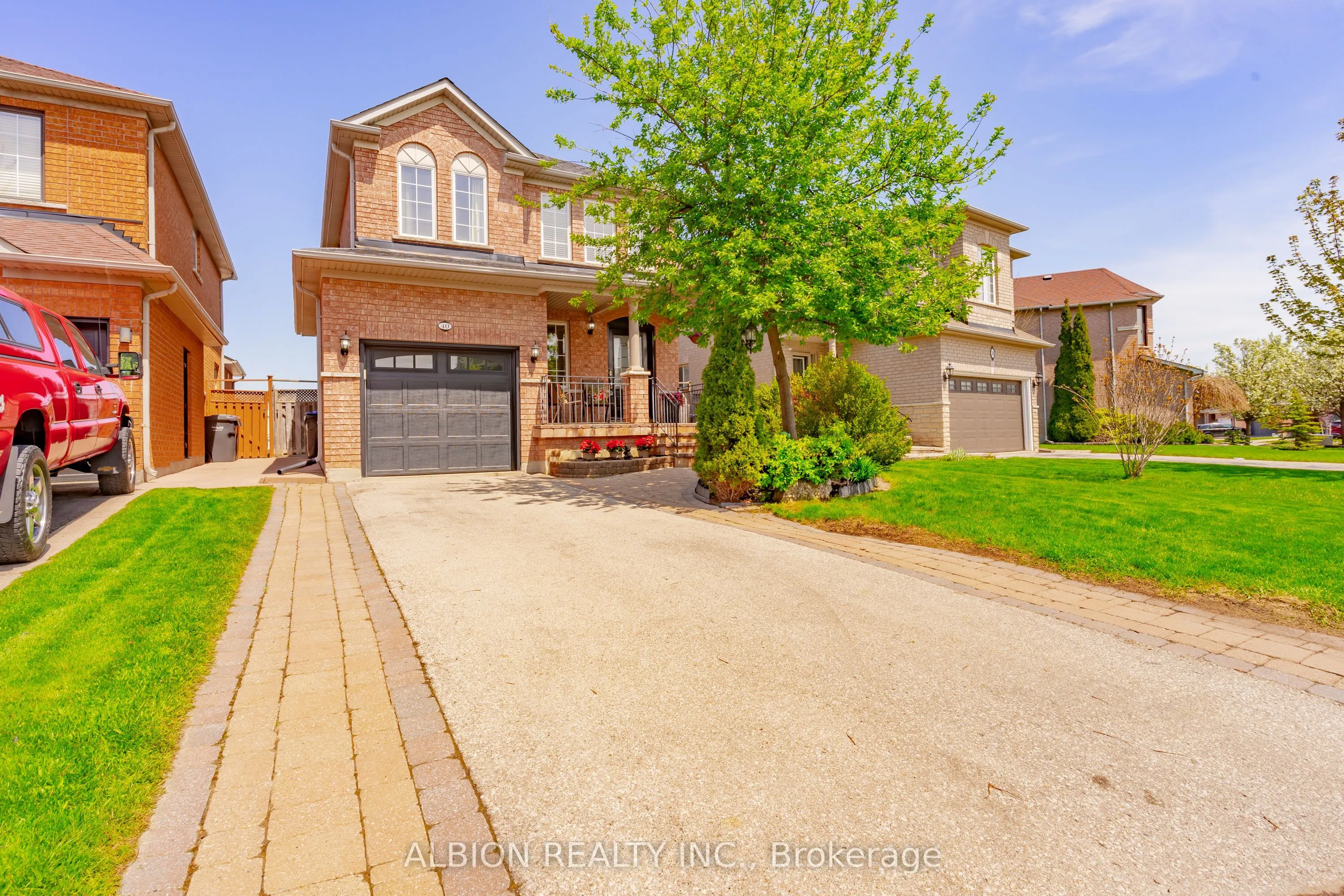 40 Emily Carr Crescent