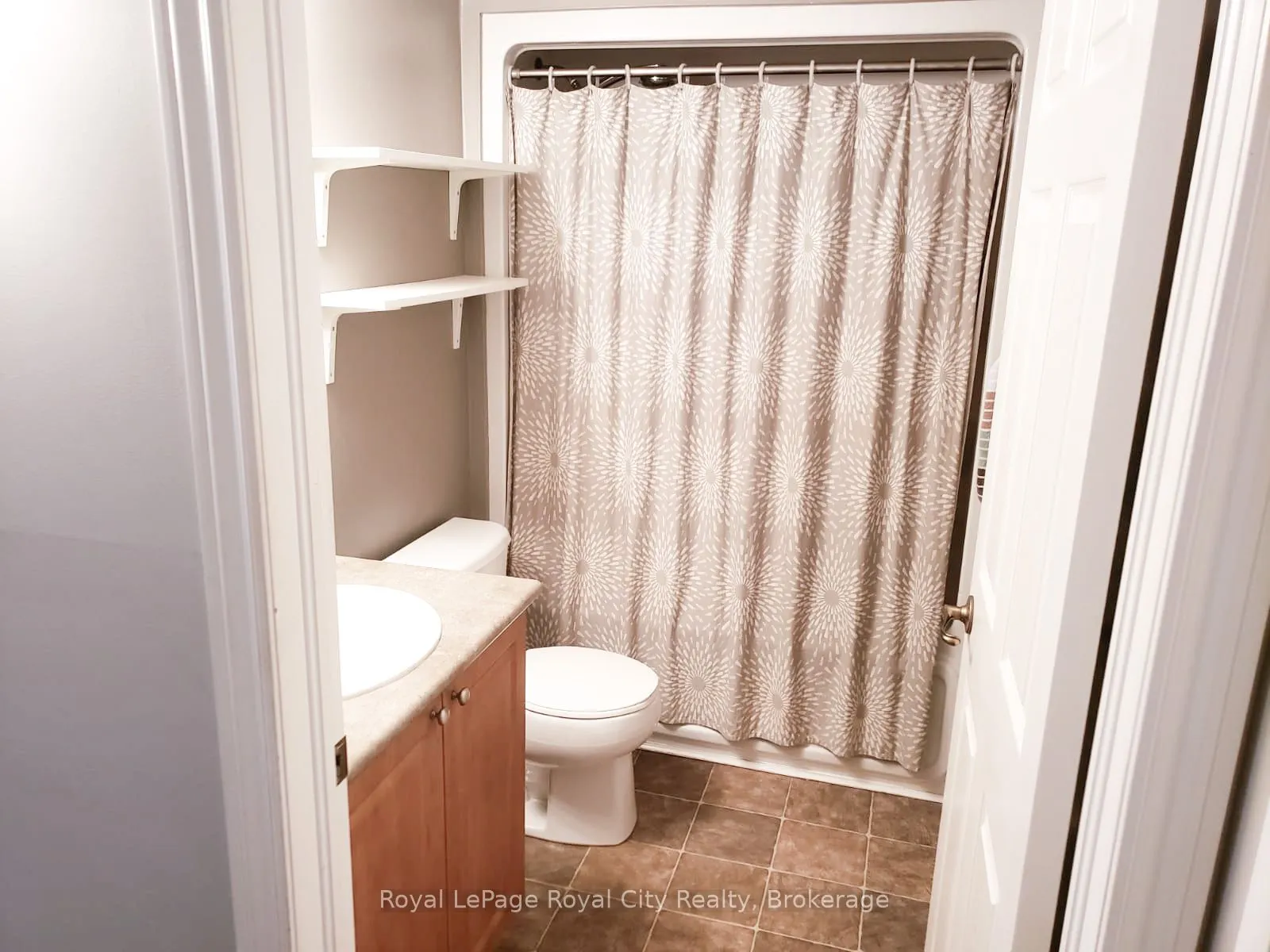 1483 Maple Avenue, #204