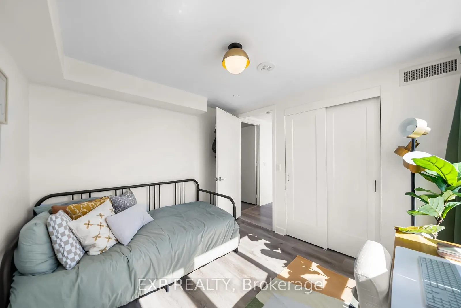 16 Mcadam Avenue #705