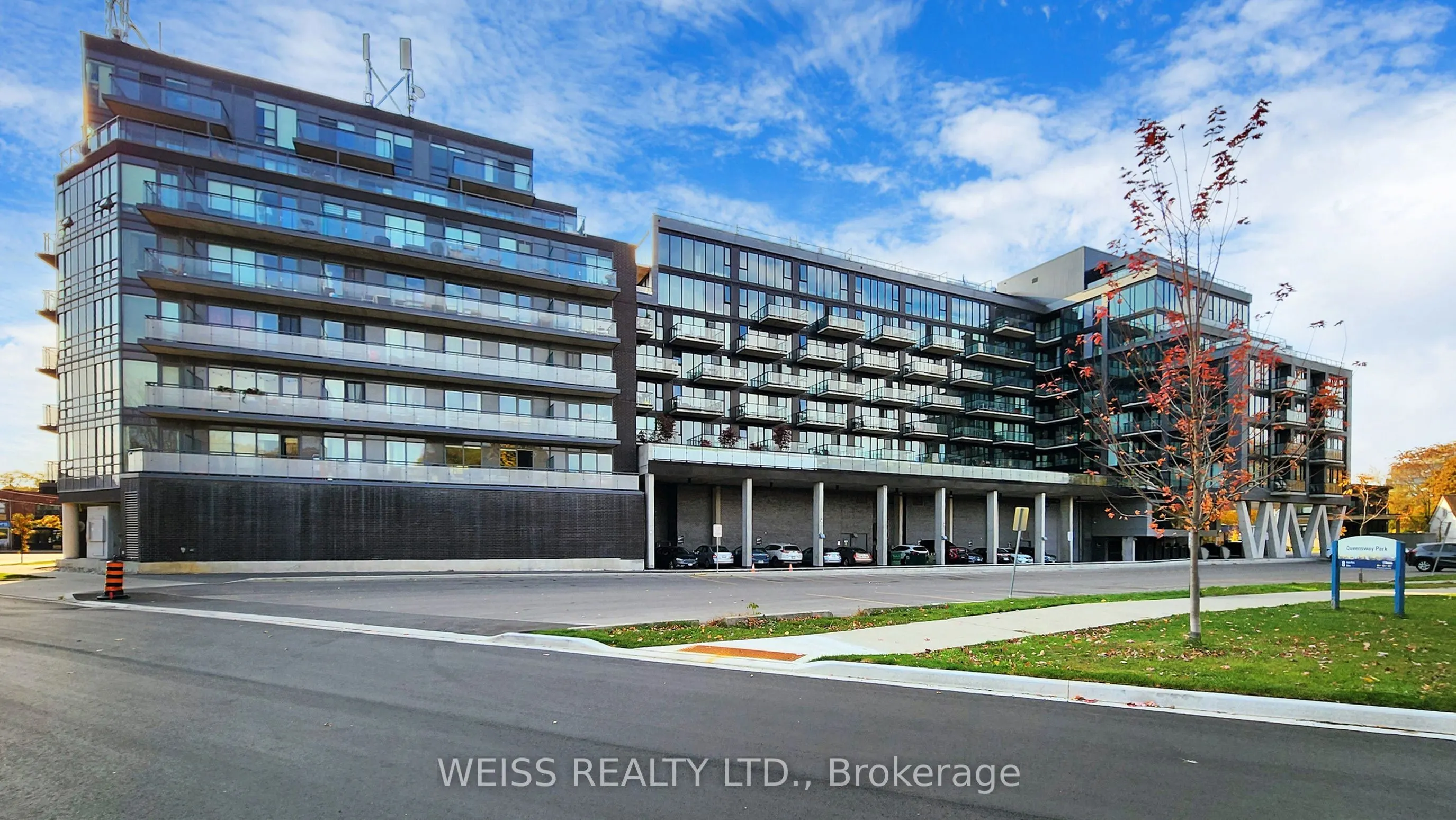 760 The Queensway S, #506