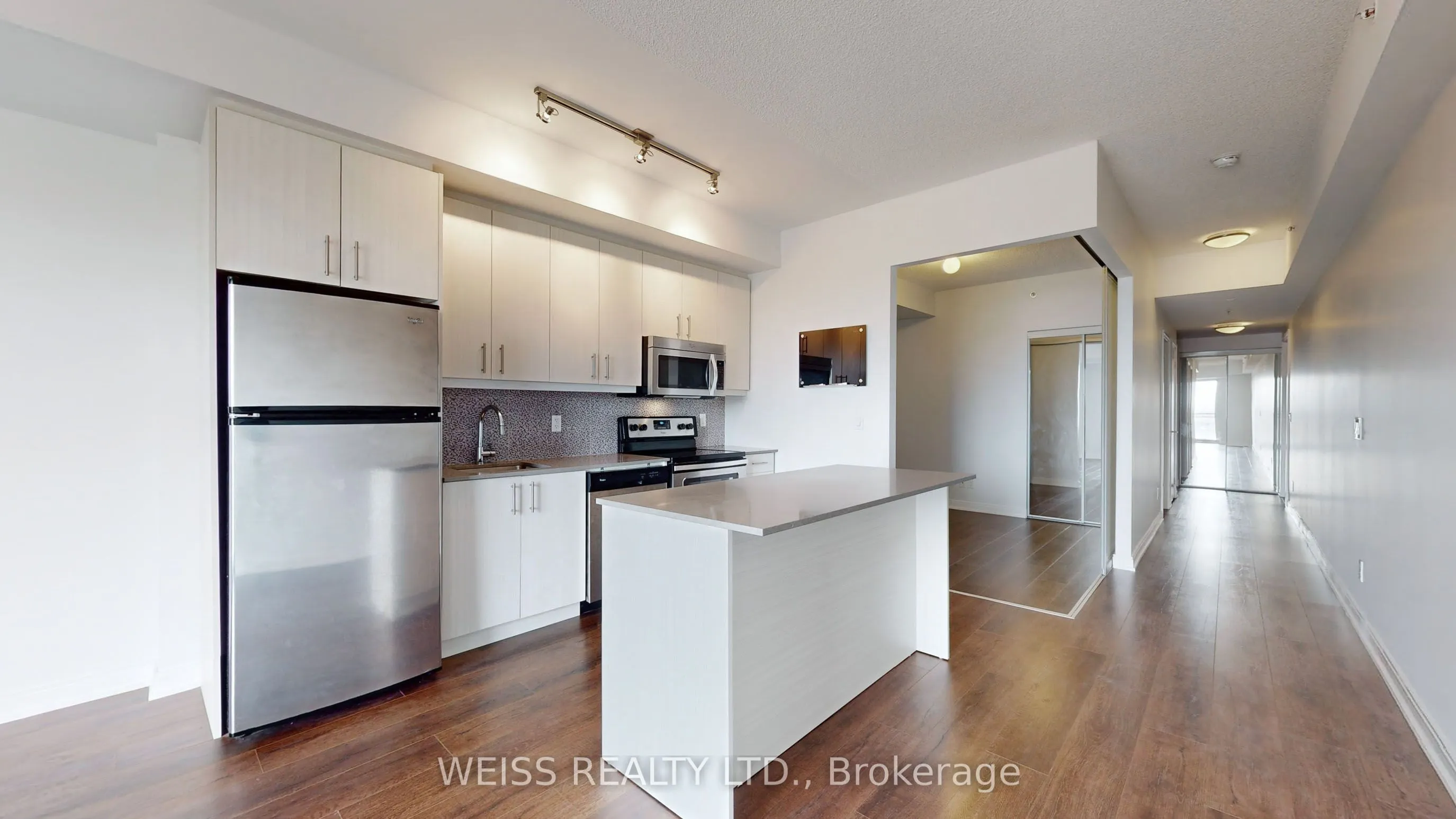 760 The Queensway S, #506