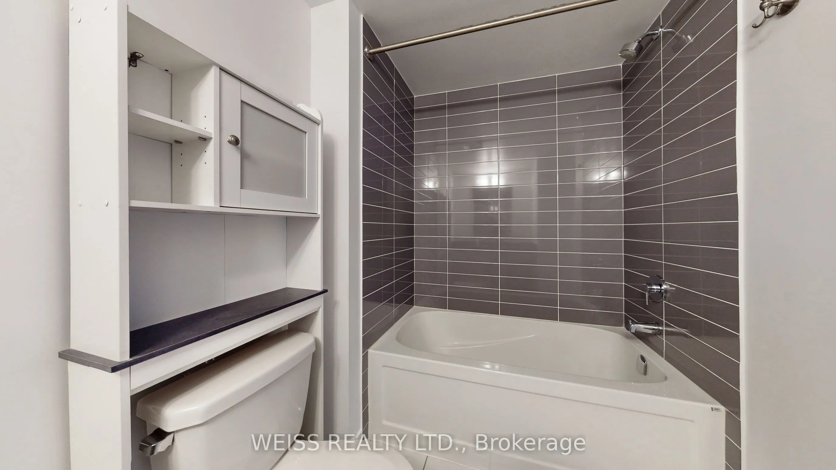 760 The Queensway S, #506