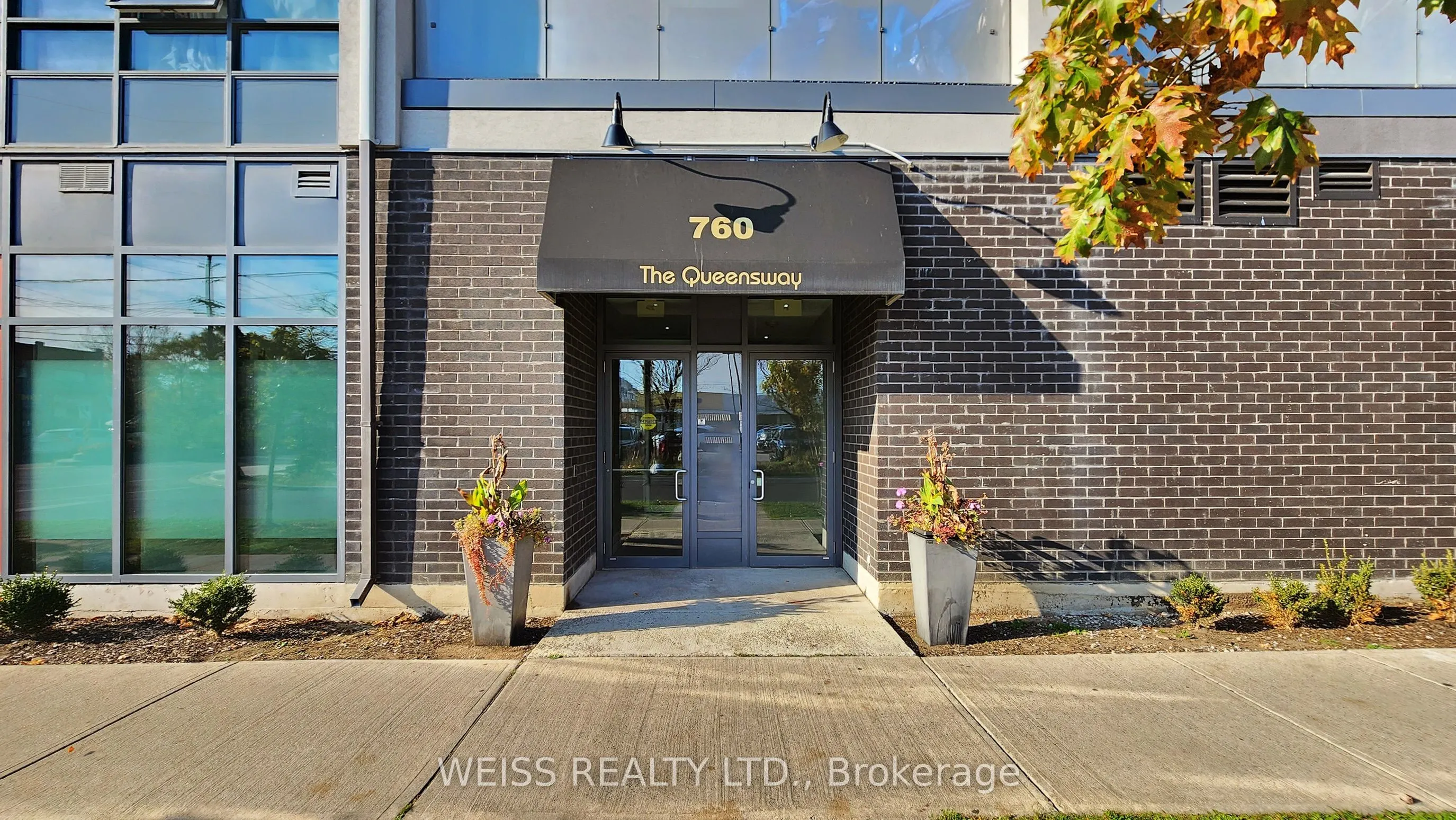 760 The Queensway S, #506