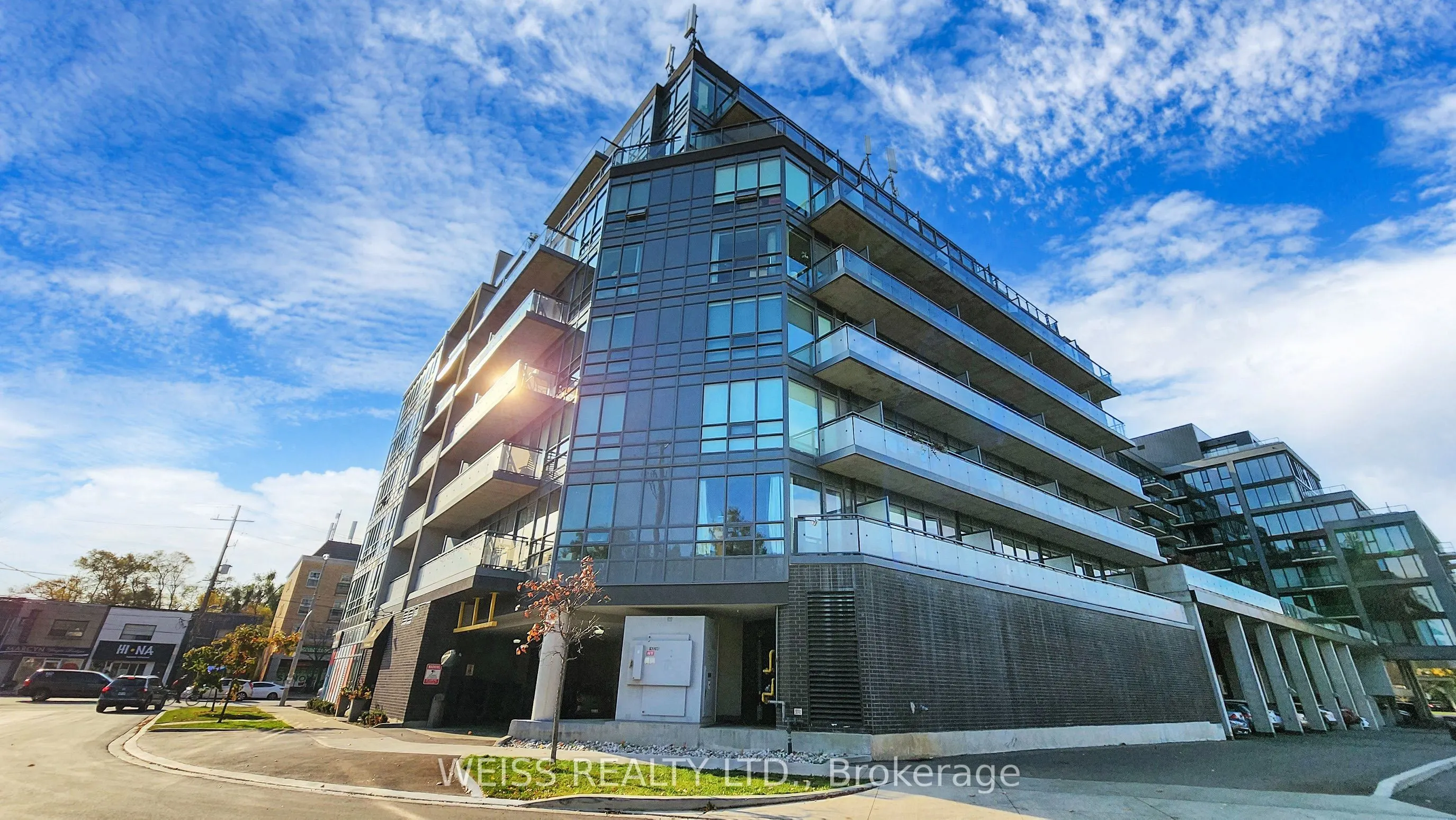 760 The Queensway S, #506