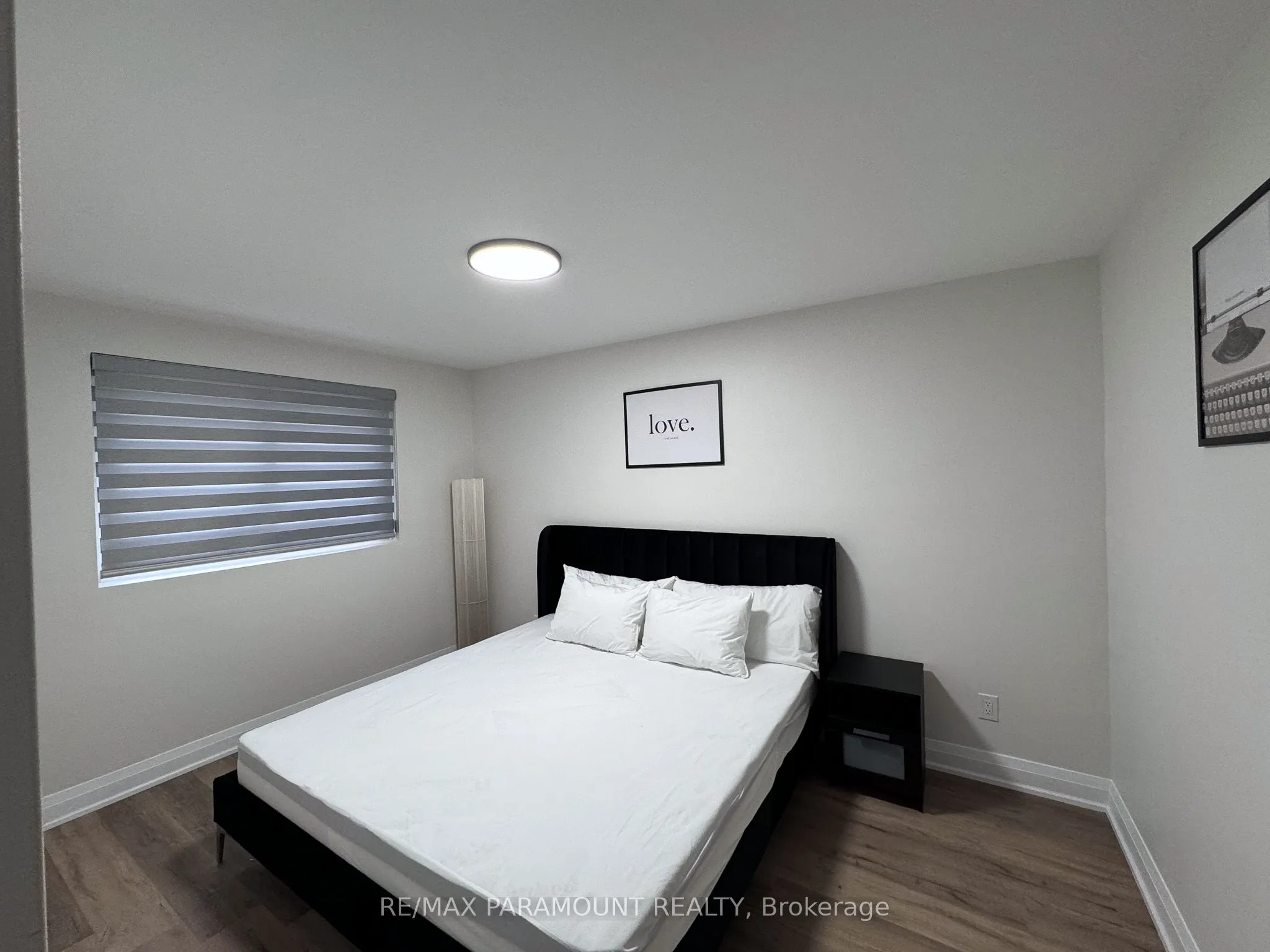166 Kingsview Boulevard