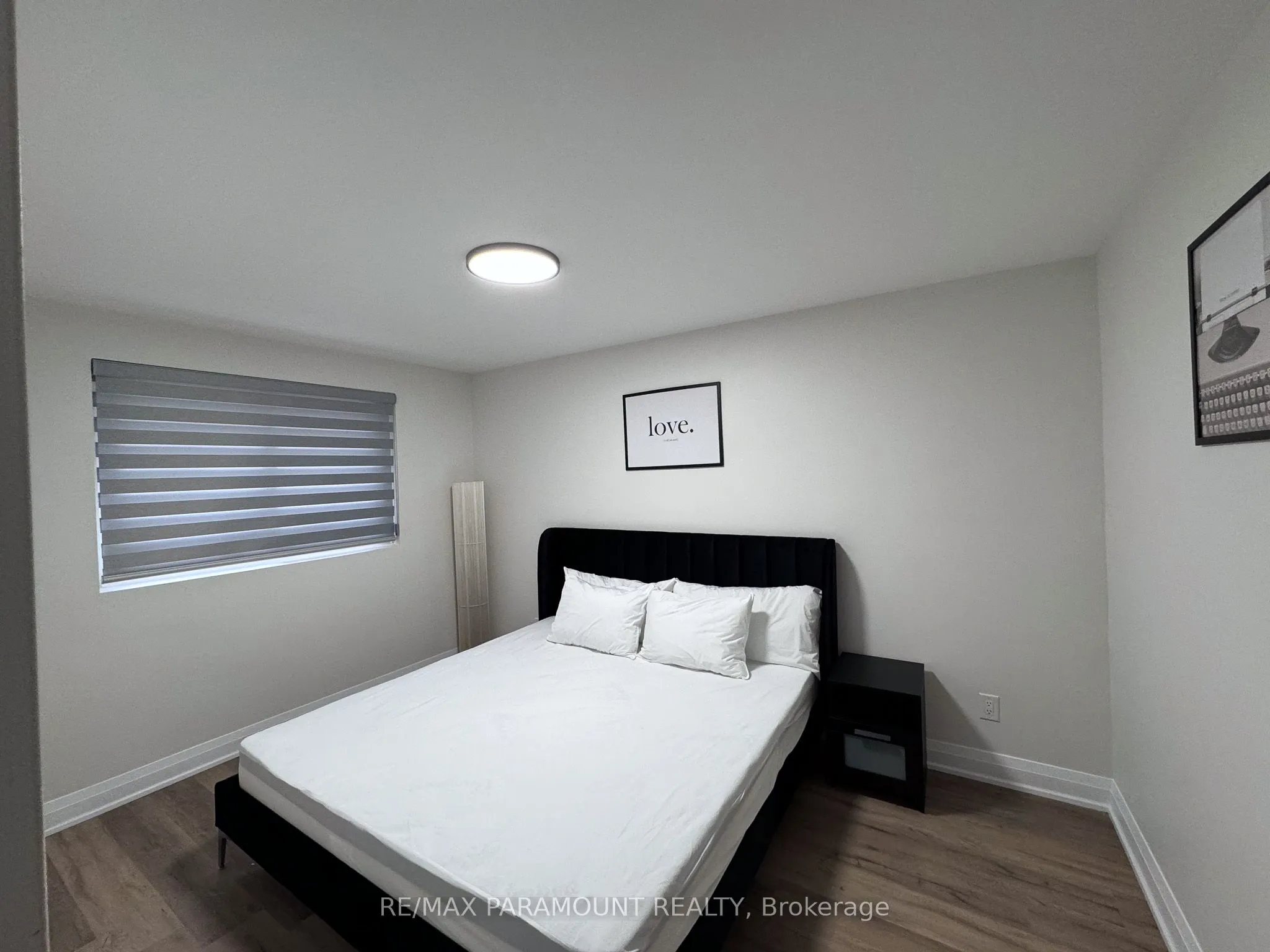 166 Kingsview Boulevard
