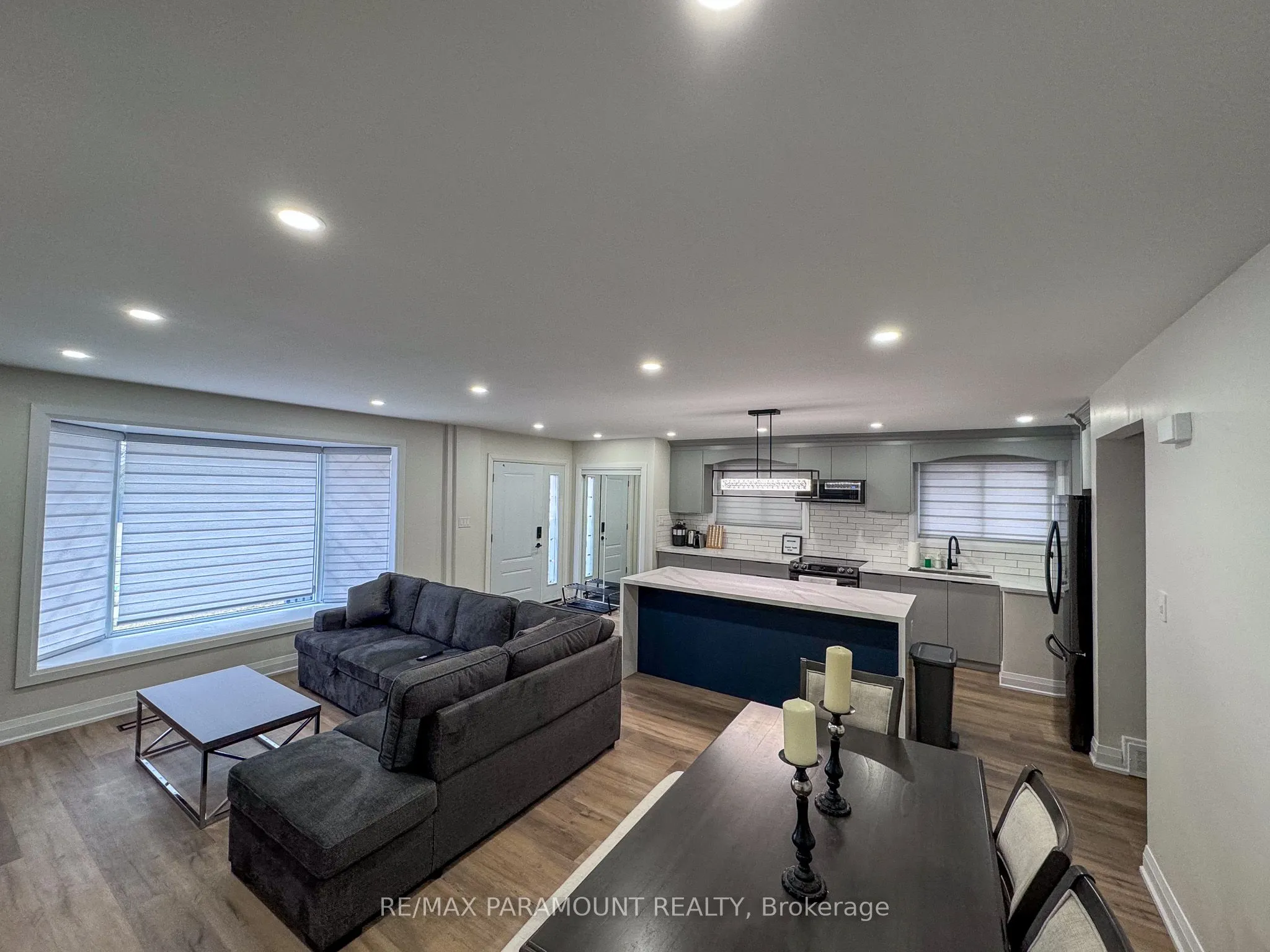 166 Kingsview Boulevard