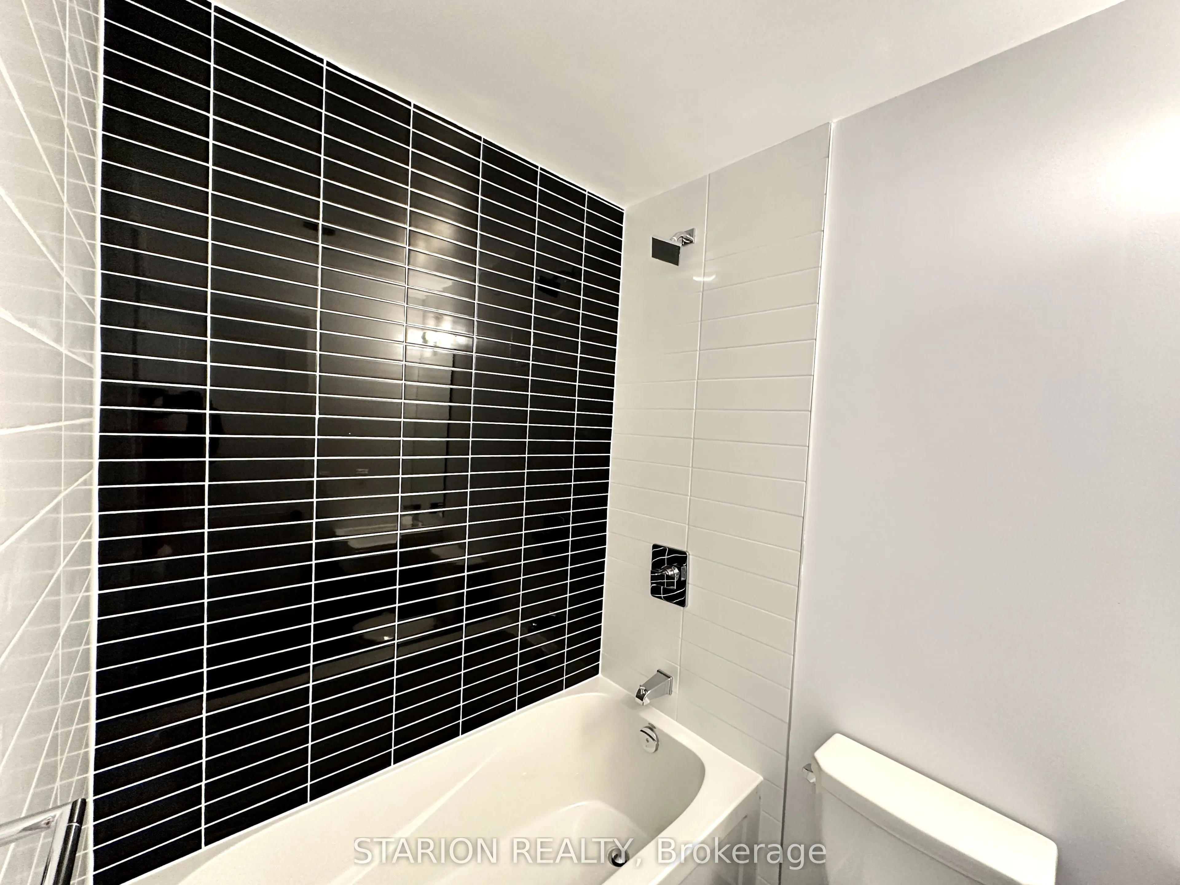 25 Neighbourhood Lane, #513