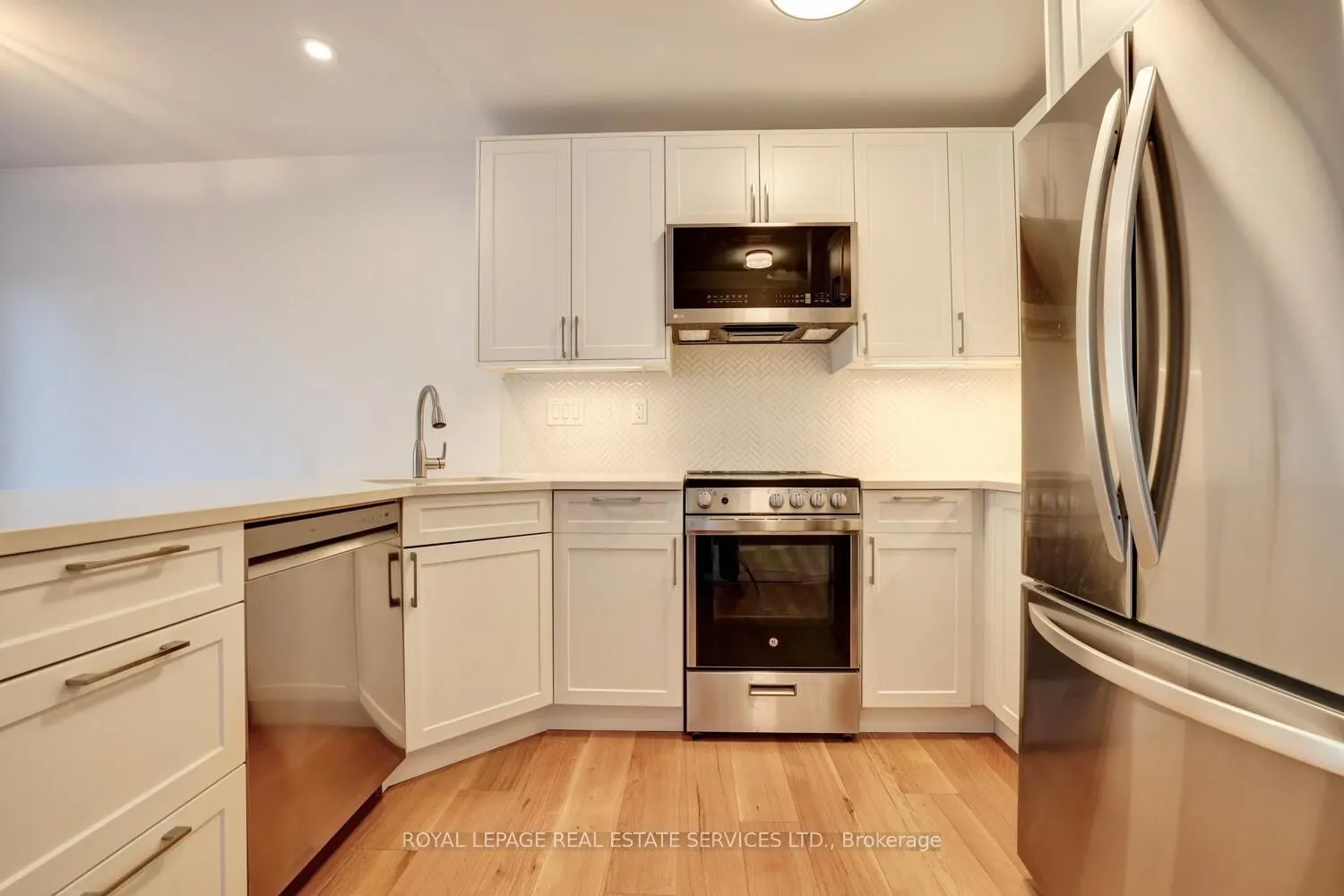 41 Lake Shore Drive, #104