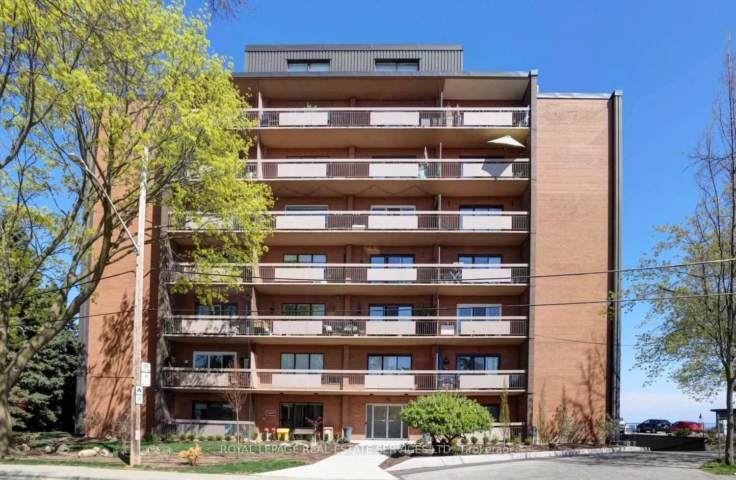 41 Lake Shore Drive, #104