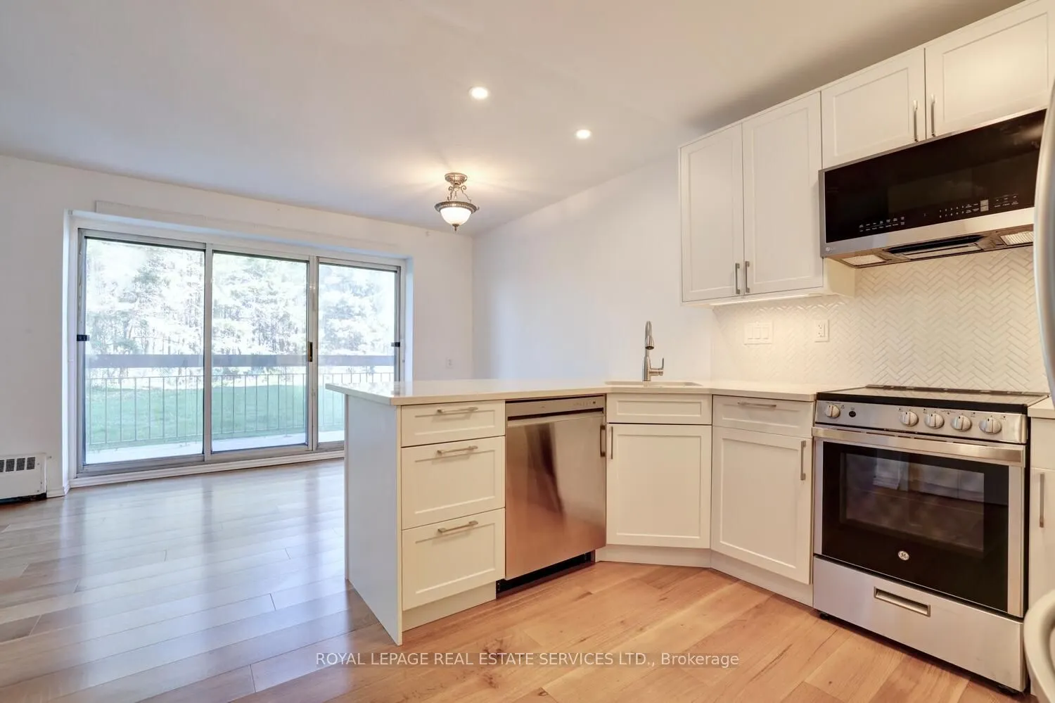 41 Lake Shore Drive, #104