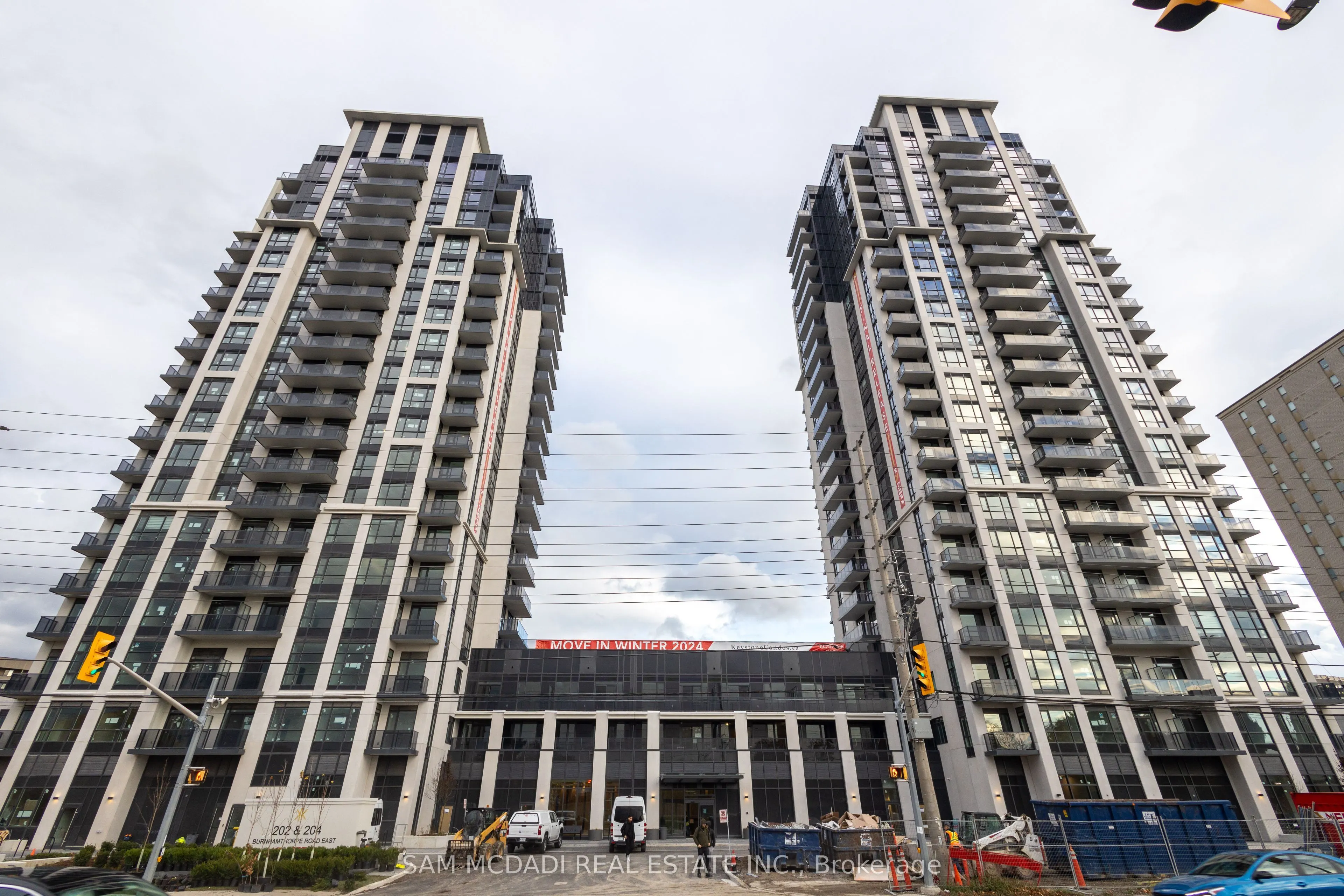 202 Burnhamthorpe Road E, #2004