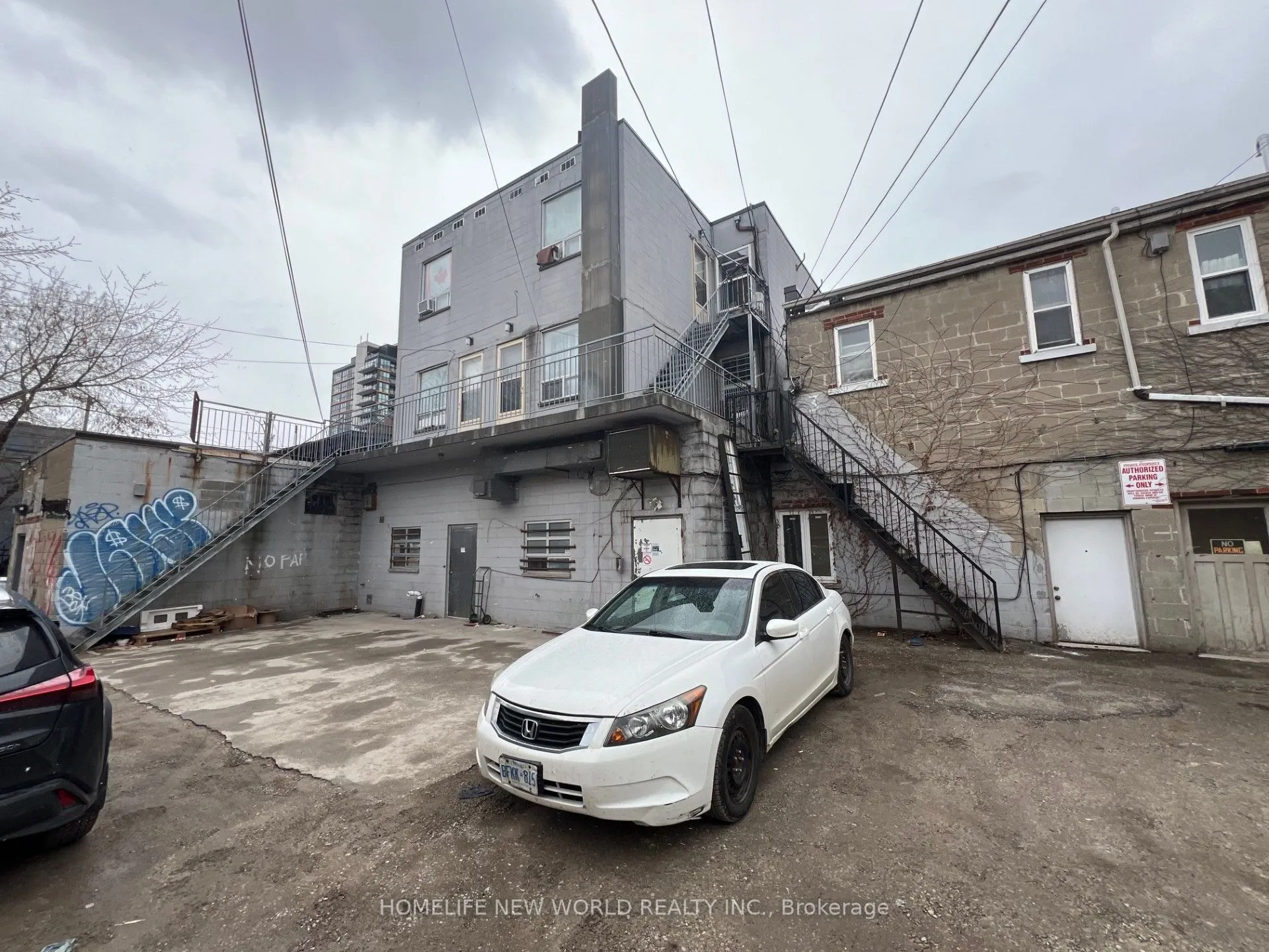 1662 Eglinton Avenue W, #GND+BMT