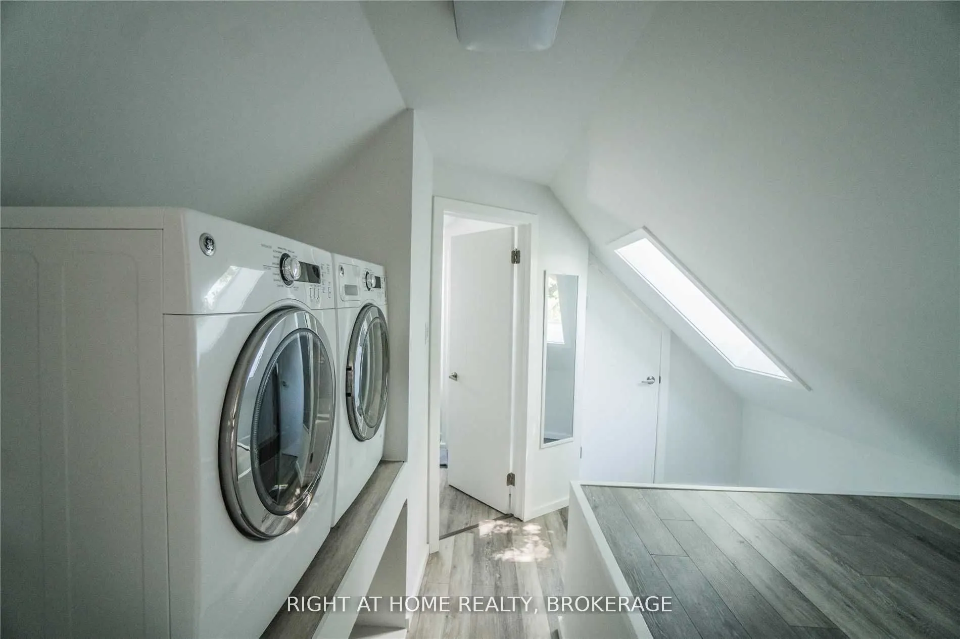 164 Trafalgar Road, #Loft
