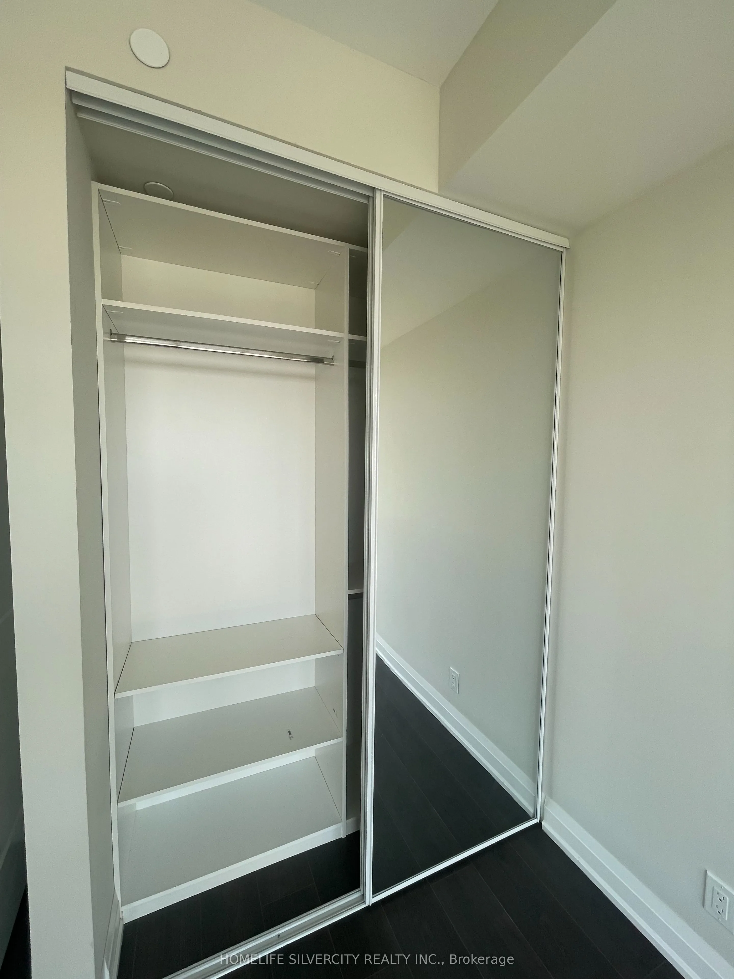 15 Lynch Street #2104