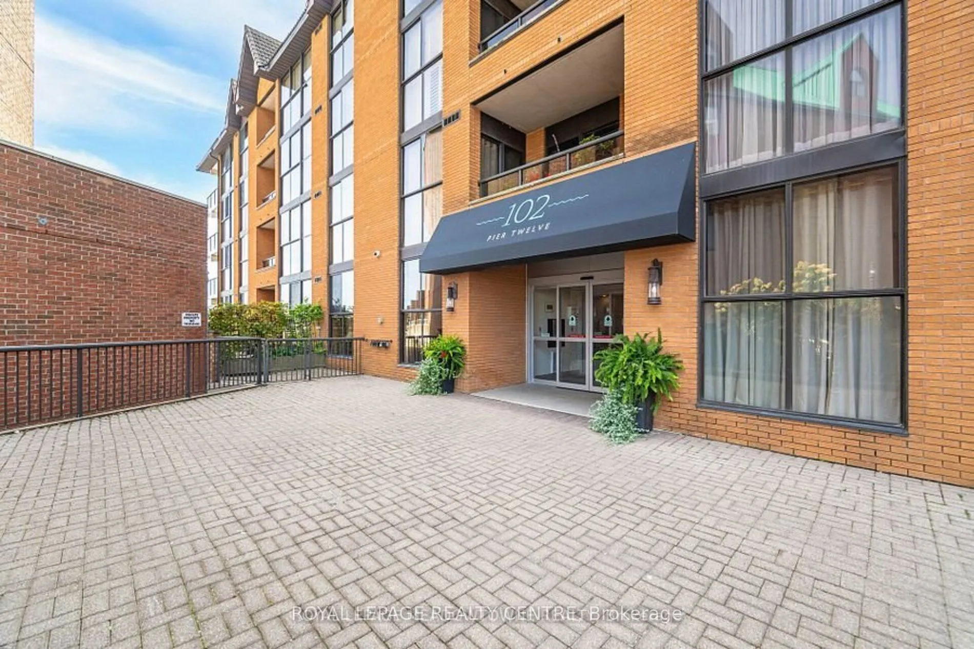 102 Bronte Road, #416