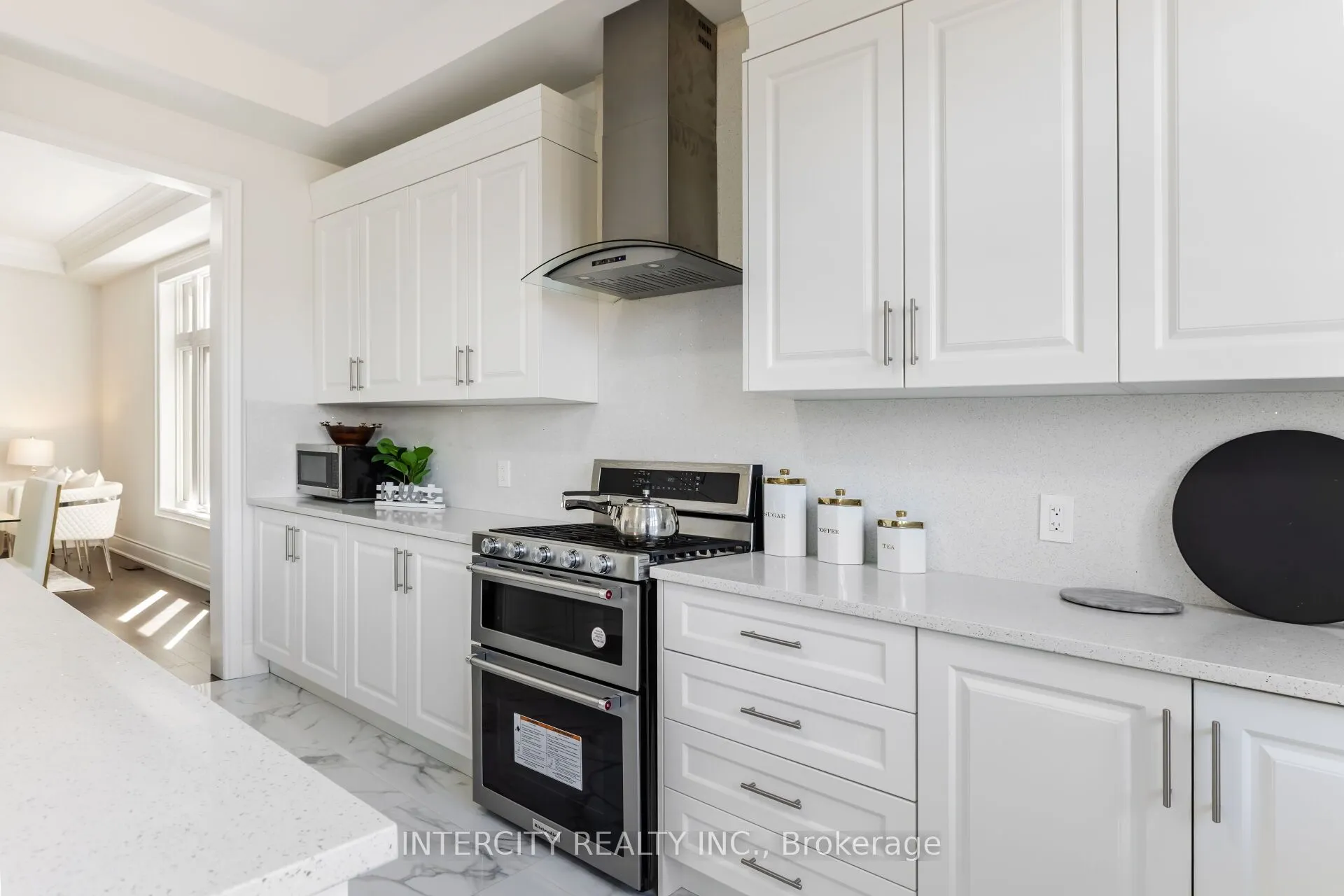 91 Raspberry Ridge Avenue