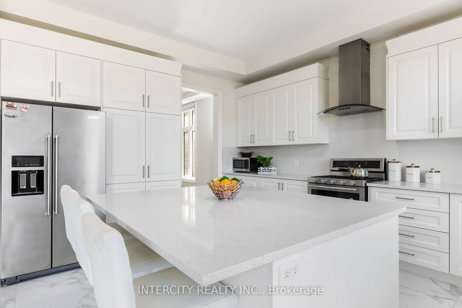 91 Raspberry Ridge Avenue