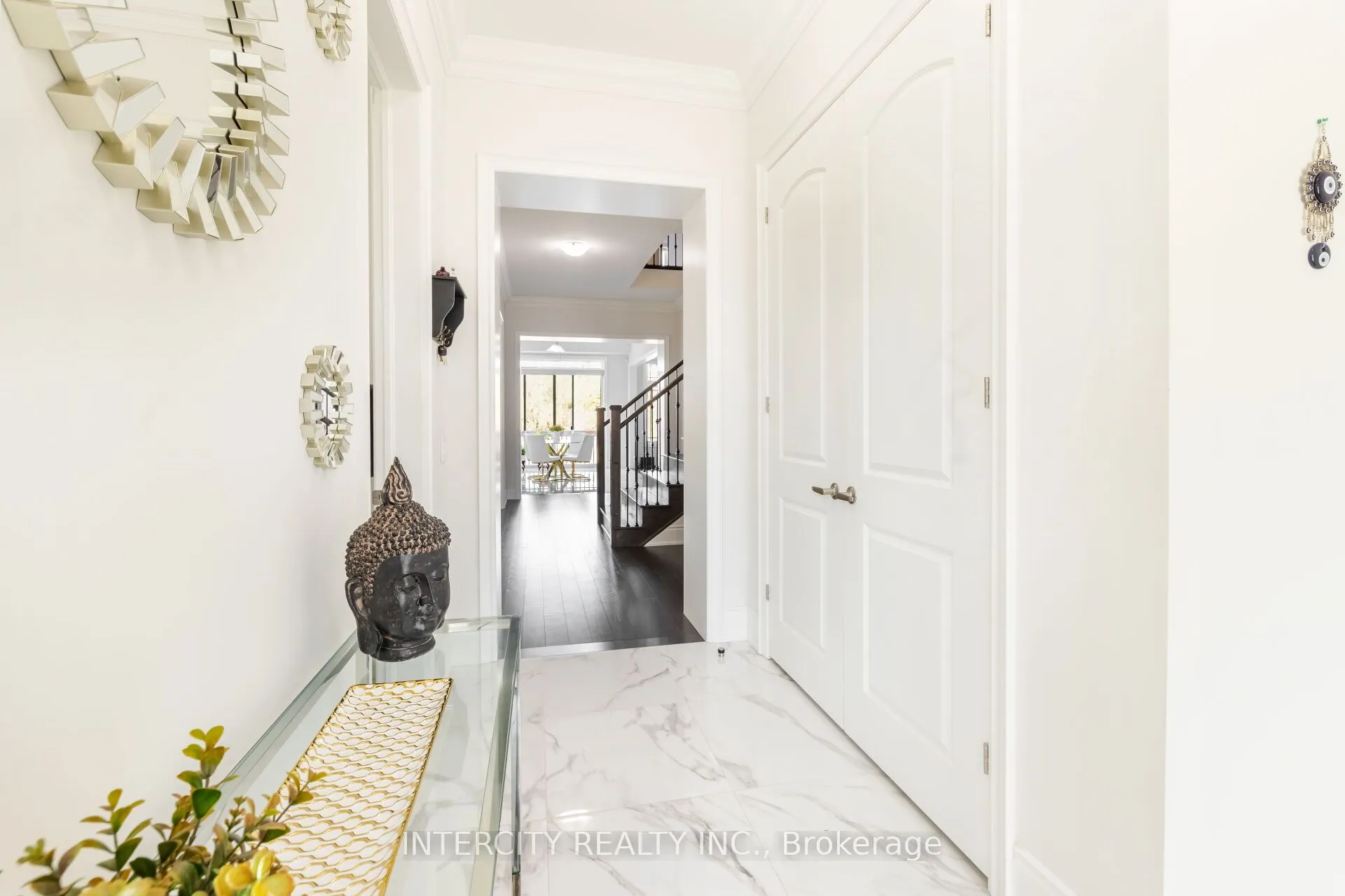 91 Raspberry Ridge Avenue