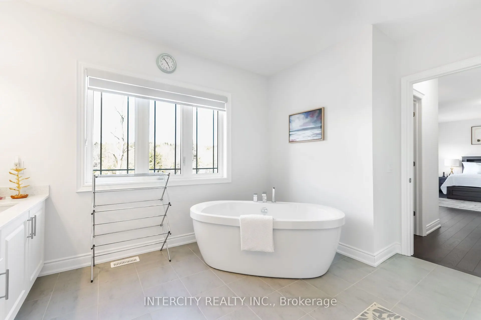 91 Raspberry Ridge Avenue