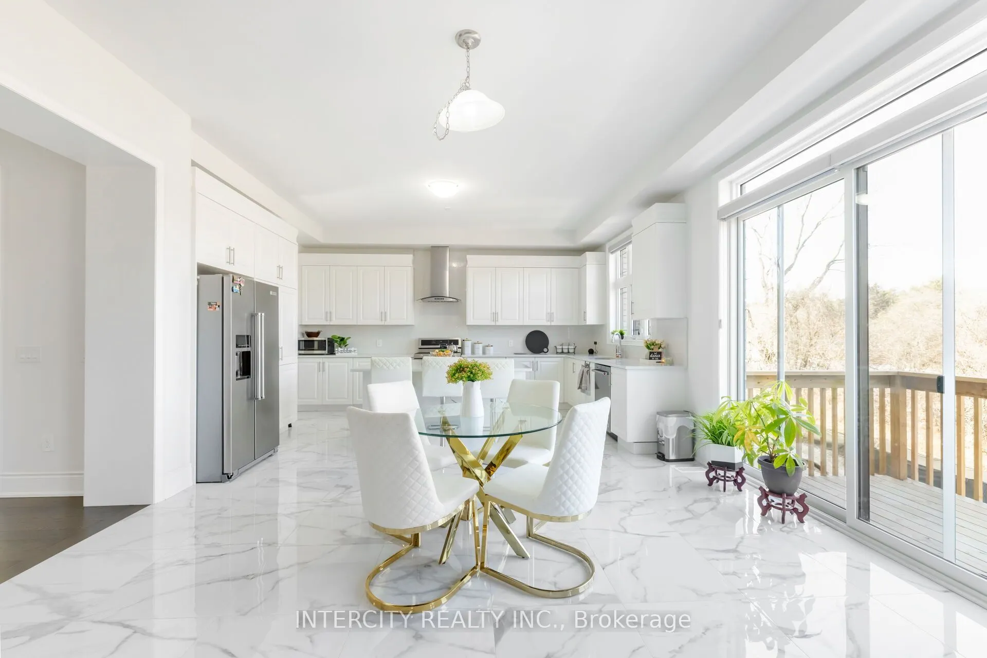 91 Raspberry Ridge Avenue