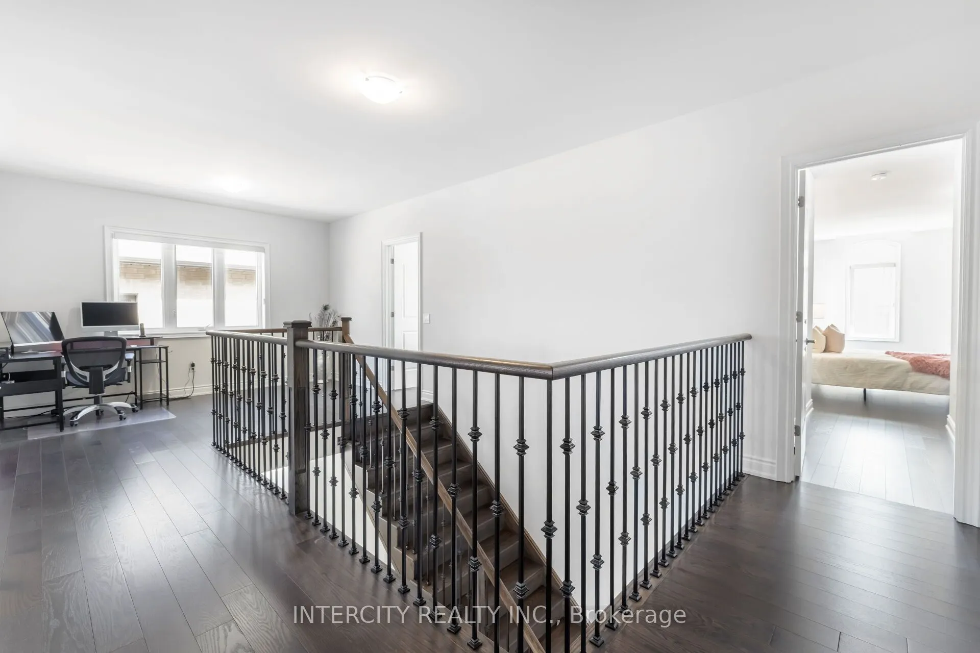 91 Raspberry Ridge Avenue