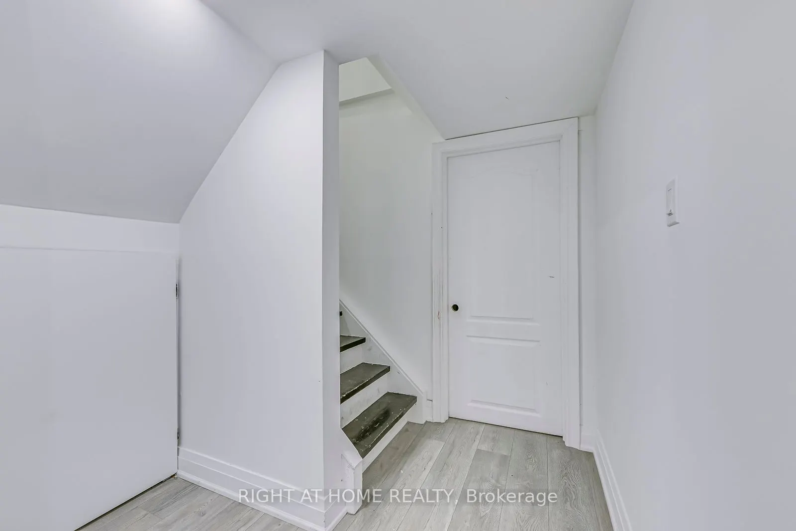 3265 Bruzan Crescent