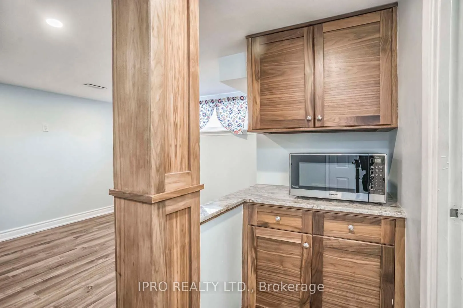 3614 Holden Crescent