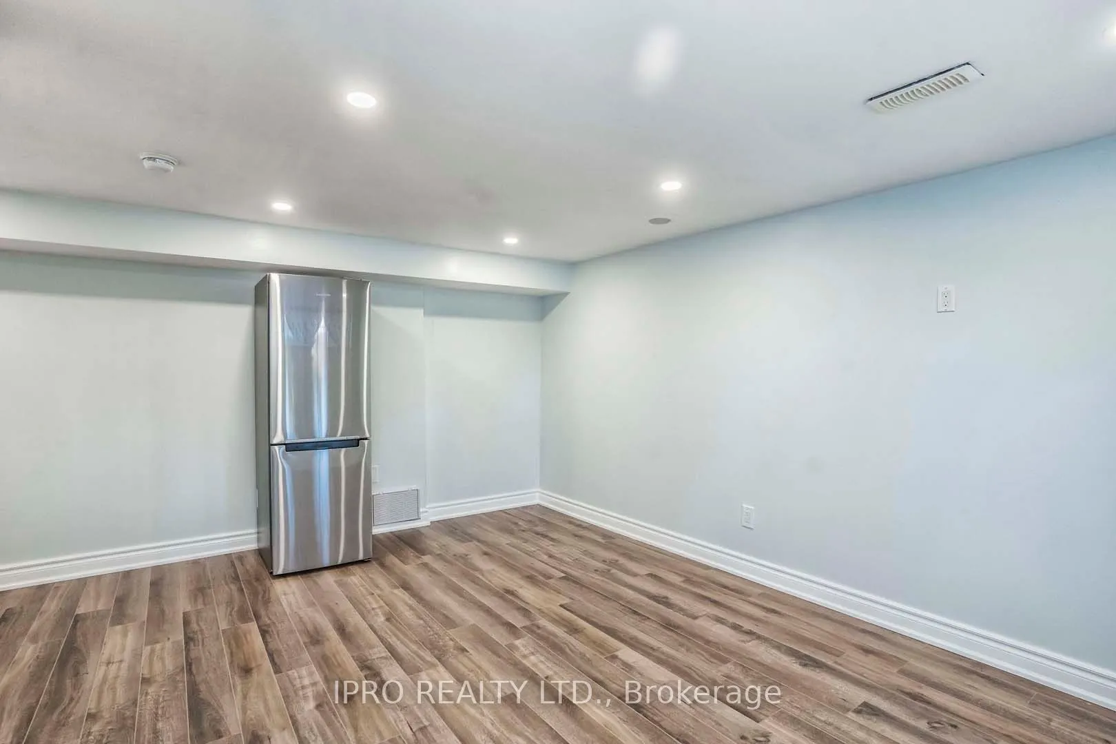3614 Holden Crescent