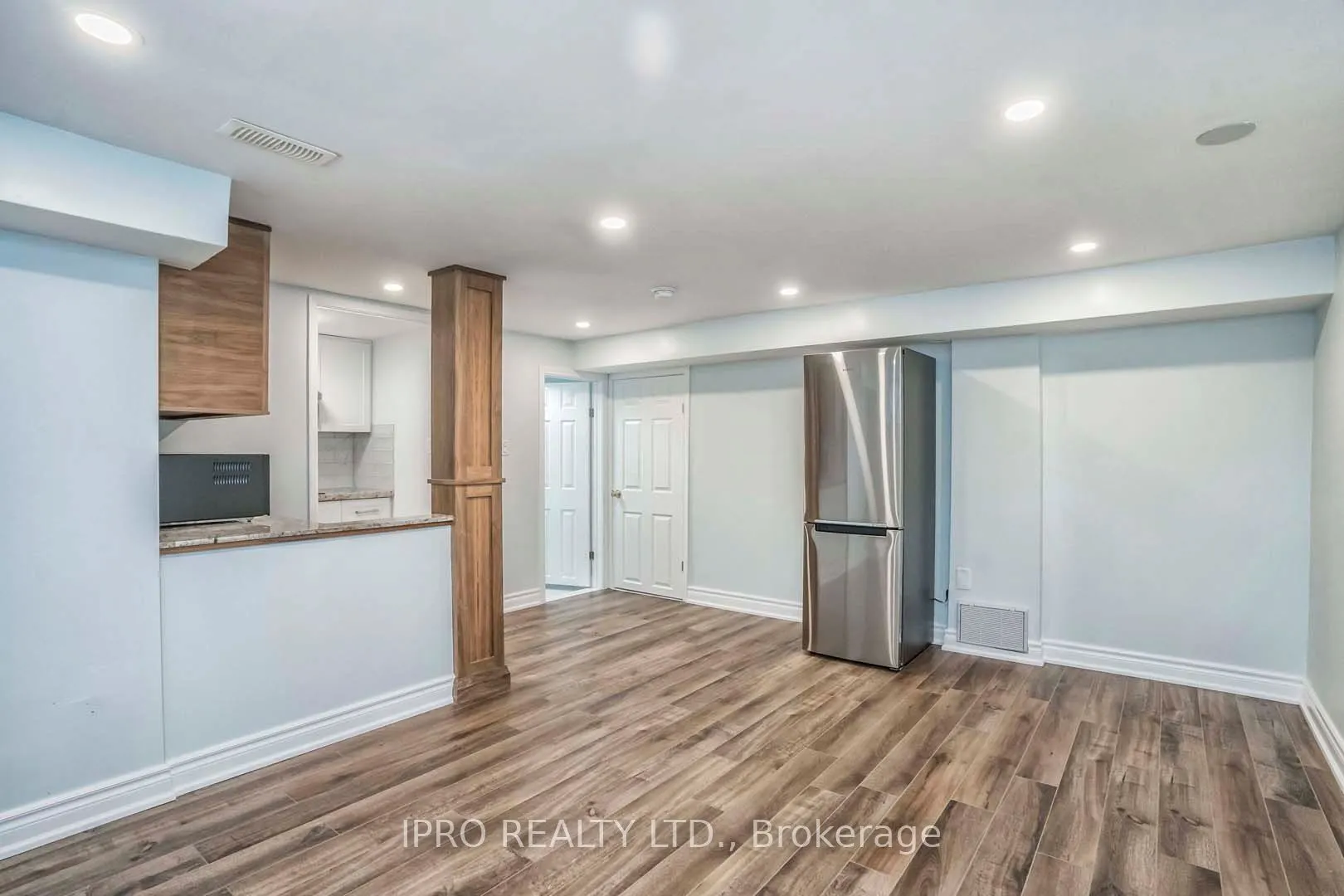 3614 Holden Crescent