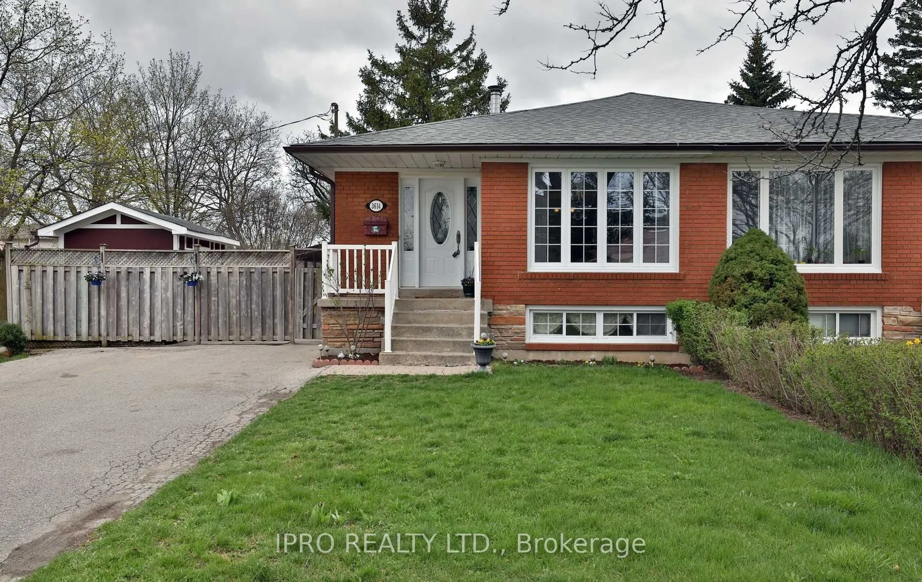 3614 Holden Crescent