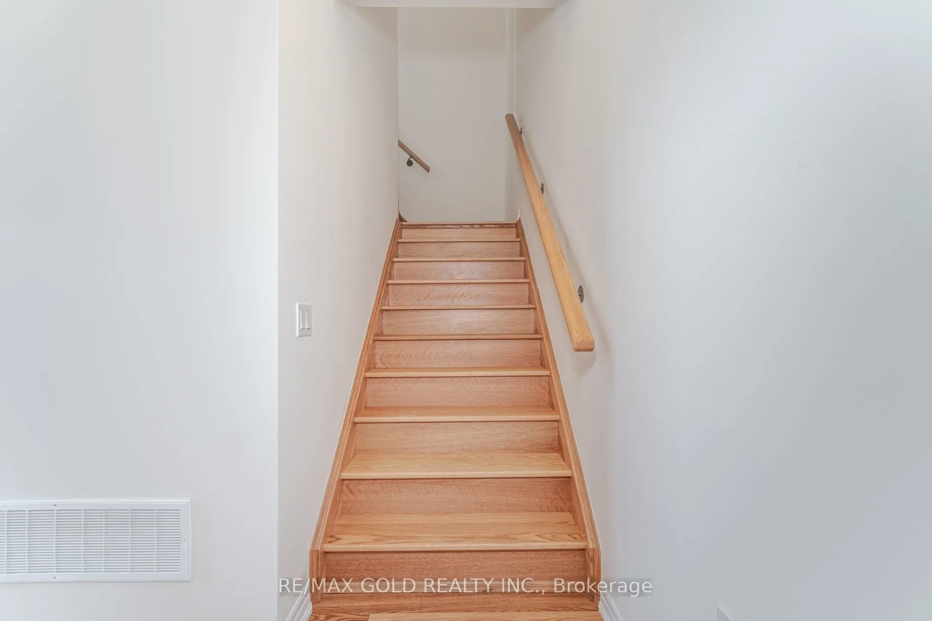 10 Halliford Place, #313