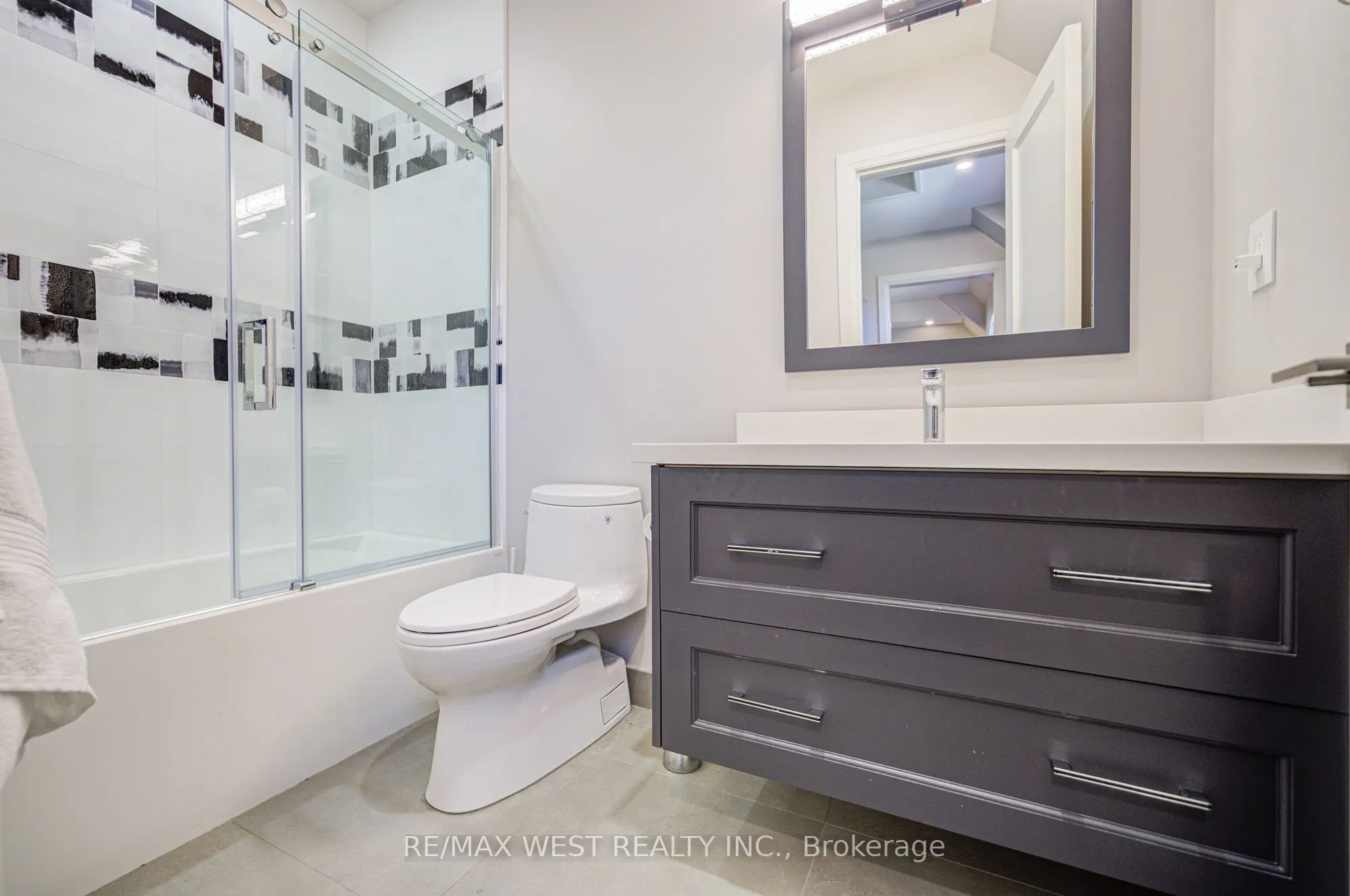 2194 Haygate Crescent
