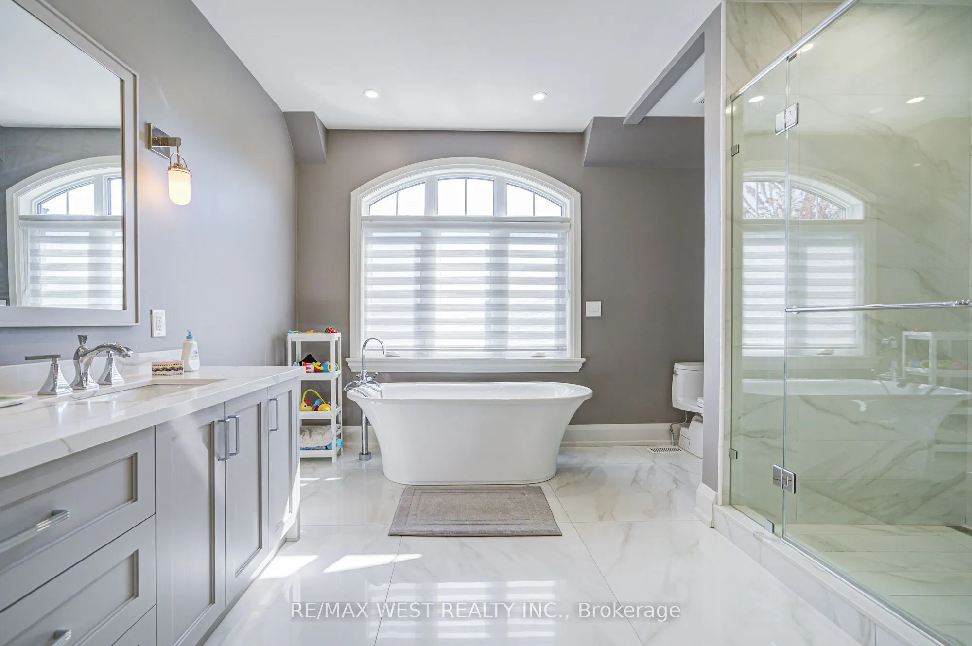 2194 Haygate Crescent