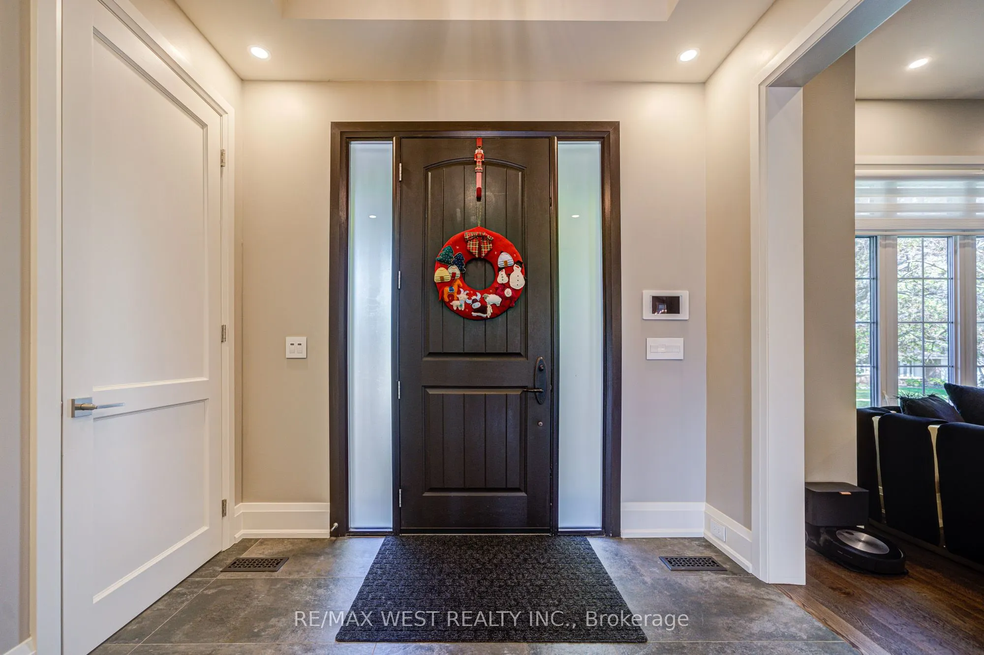 2194 Haygate Crescent
