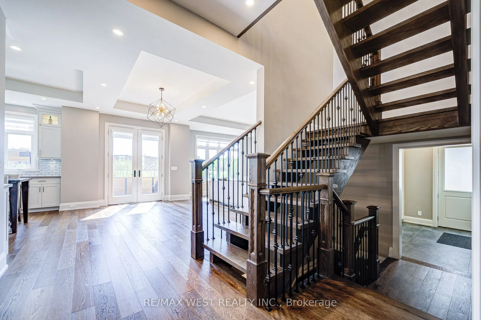 2194 Haygate Crescent