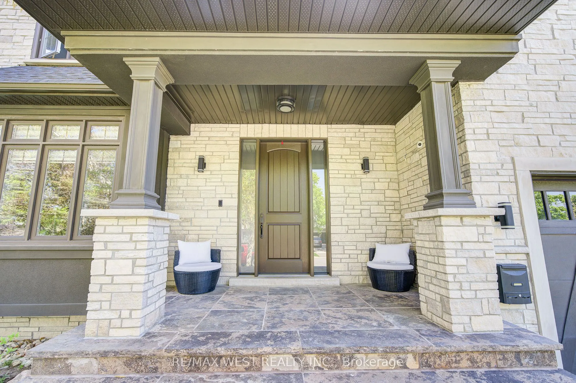 2194 Haygate Crescent