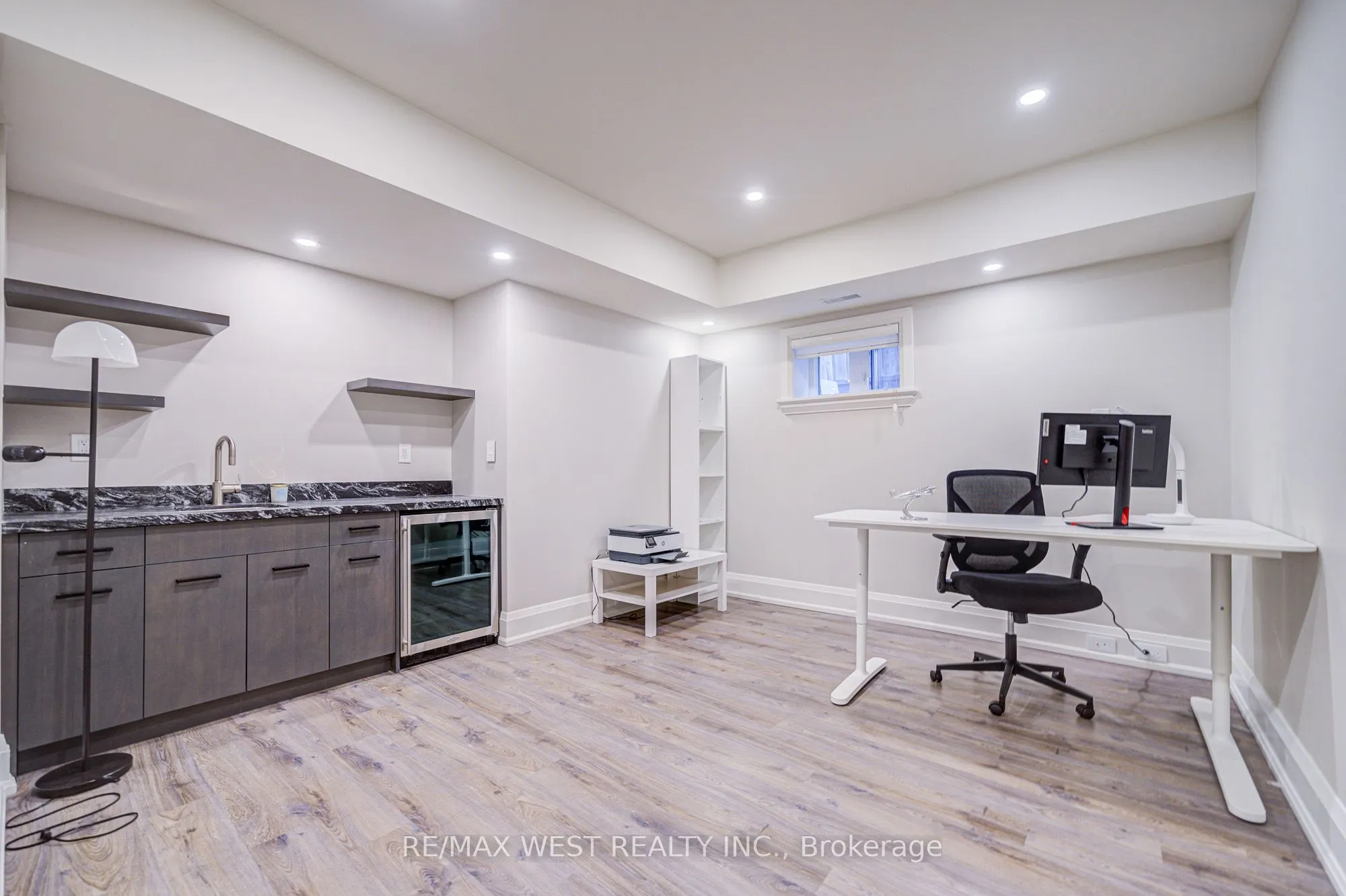 2194 Haygate Crescent