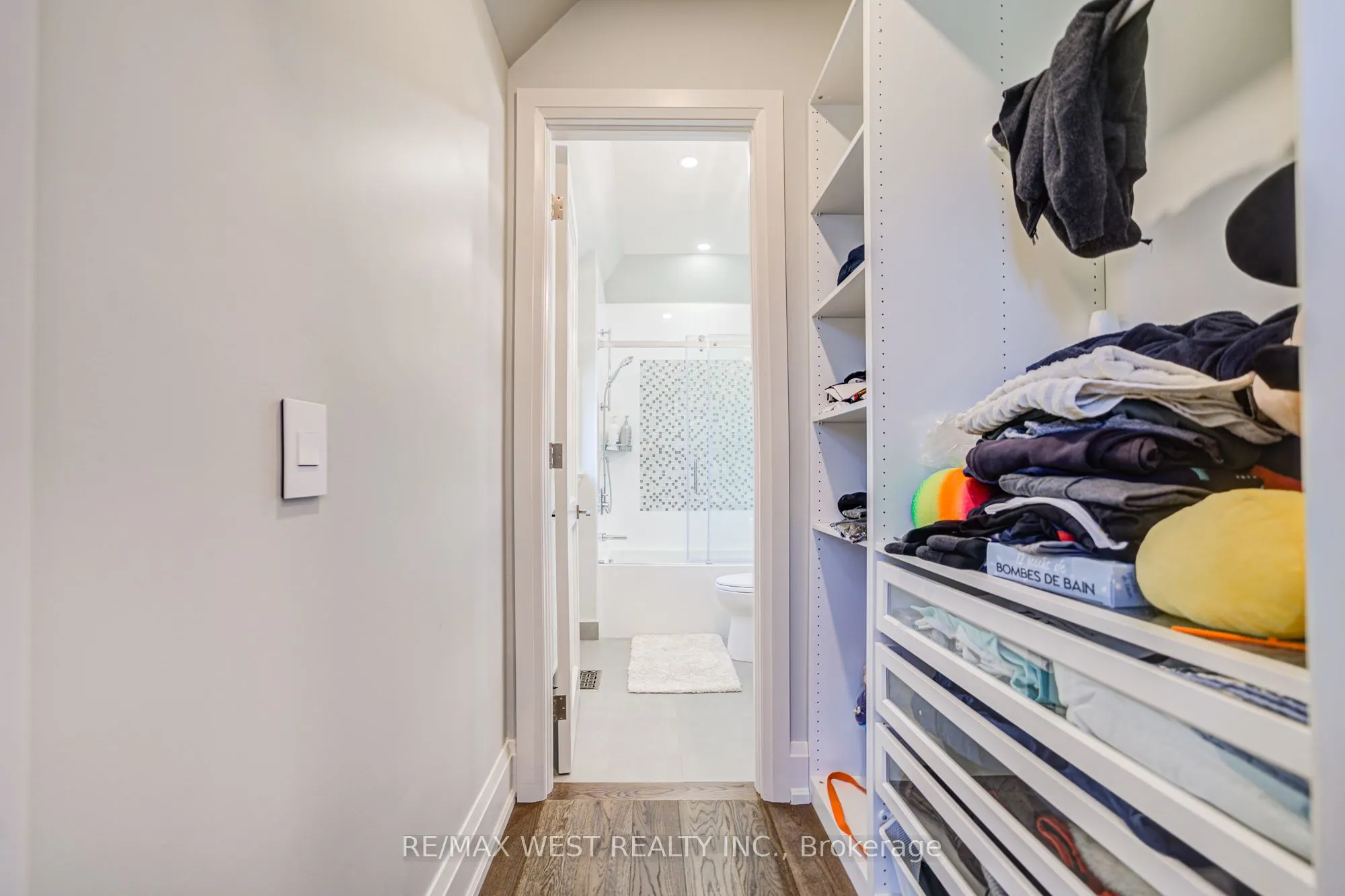 2194 Haygate Crescent
