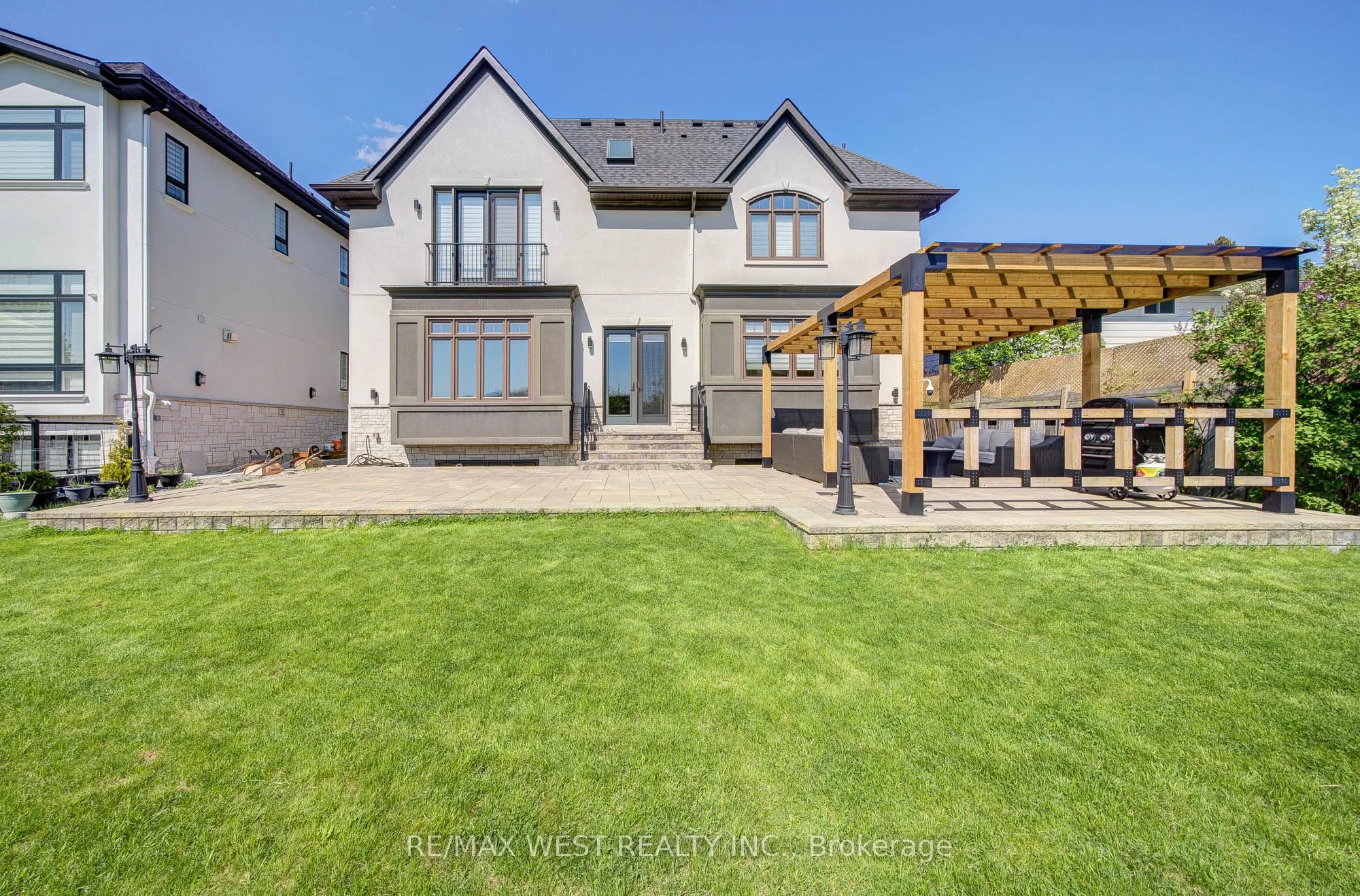 2194 Haygate Crescent