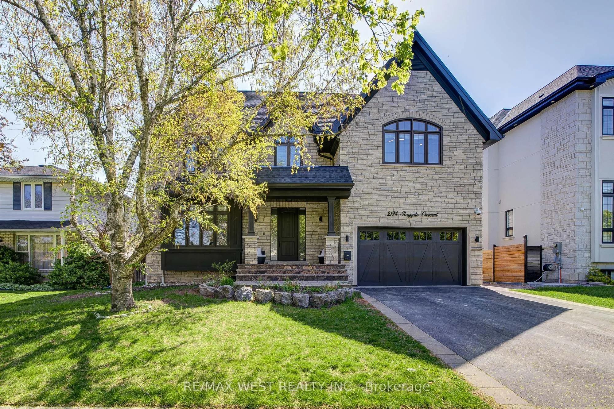 2194 Haygate Crescent