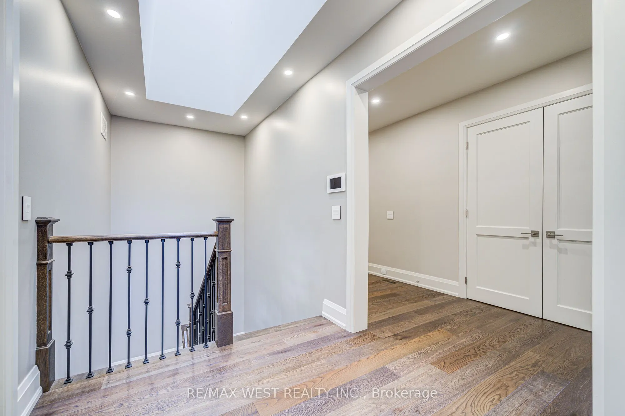 2194 Haygate Crescent