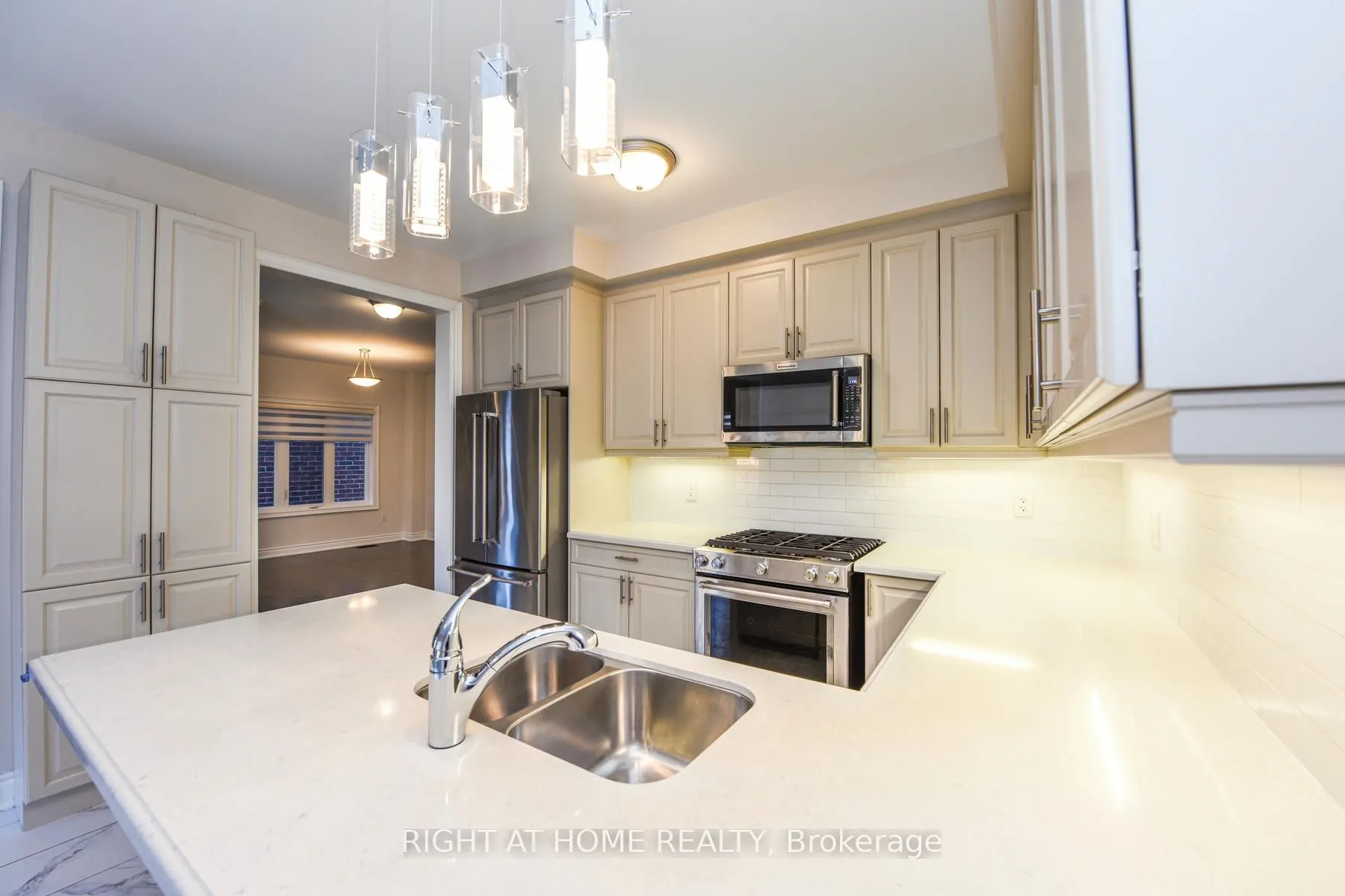 3 Prairie Creek Crescent