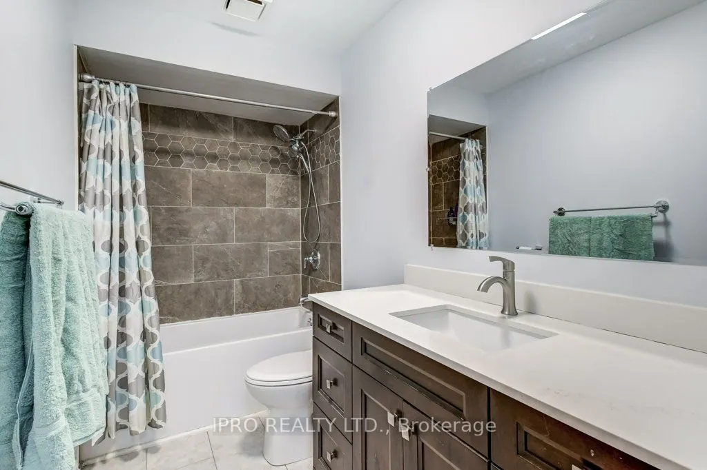 195 Howard Crescent