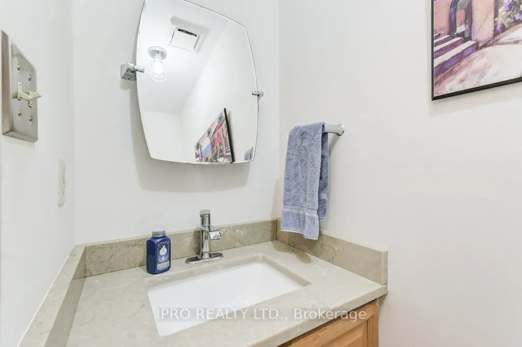 195 Howard Crescent