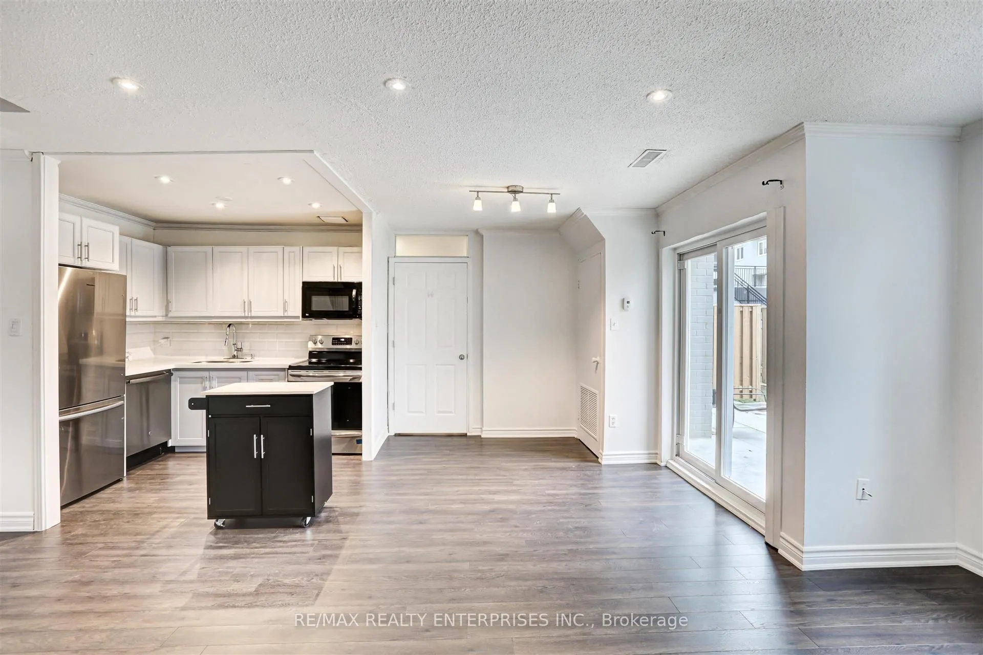 2001 Bonnymede Drive, #110