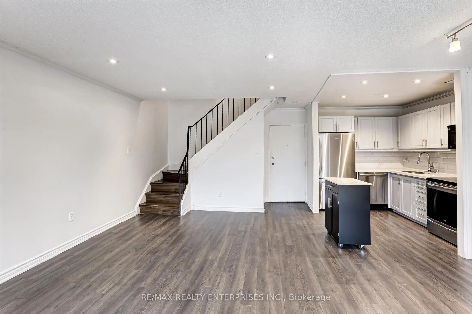 2001 Bonnymede Drive, #110