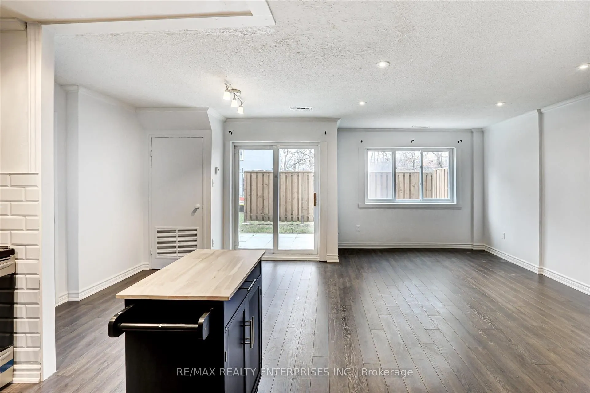 2001 Bonnymede Drive, #110