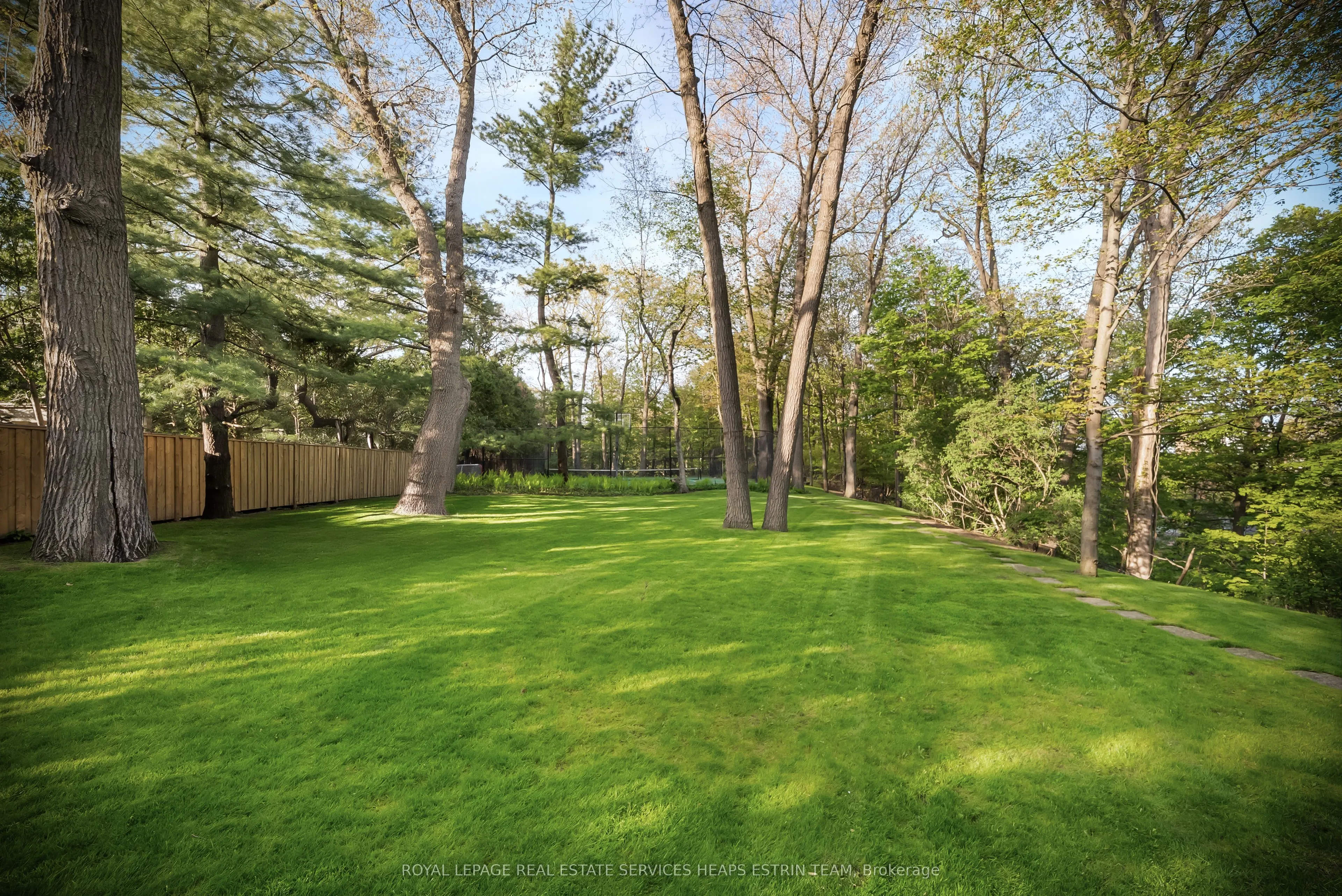 25 North Drive
